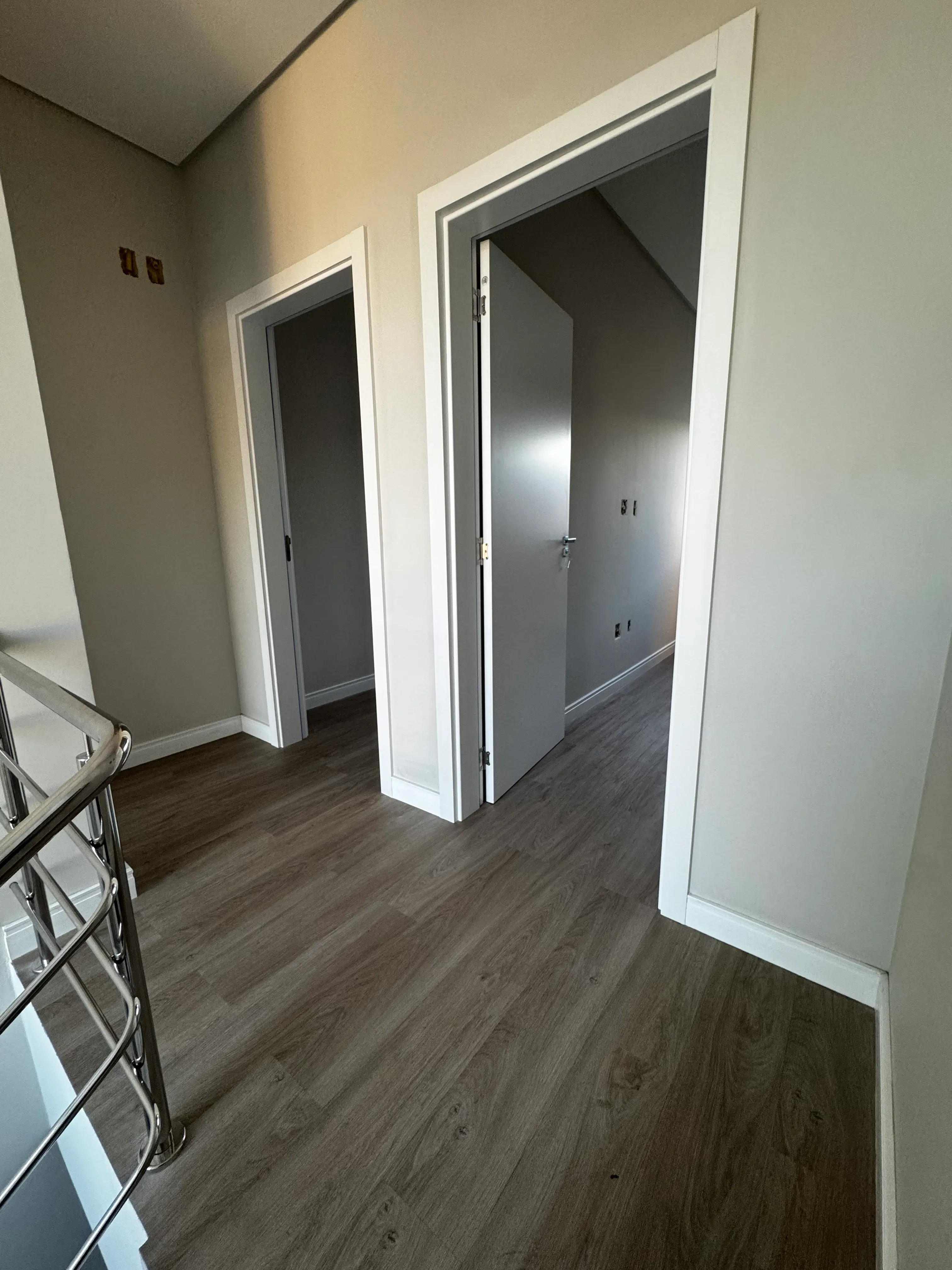 Sobrado com 3 suítes e 2 vagas de garagem no Dom Bosco em Itajaí