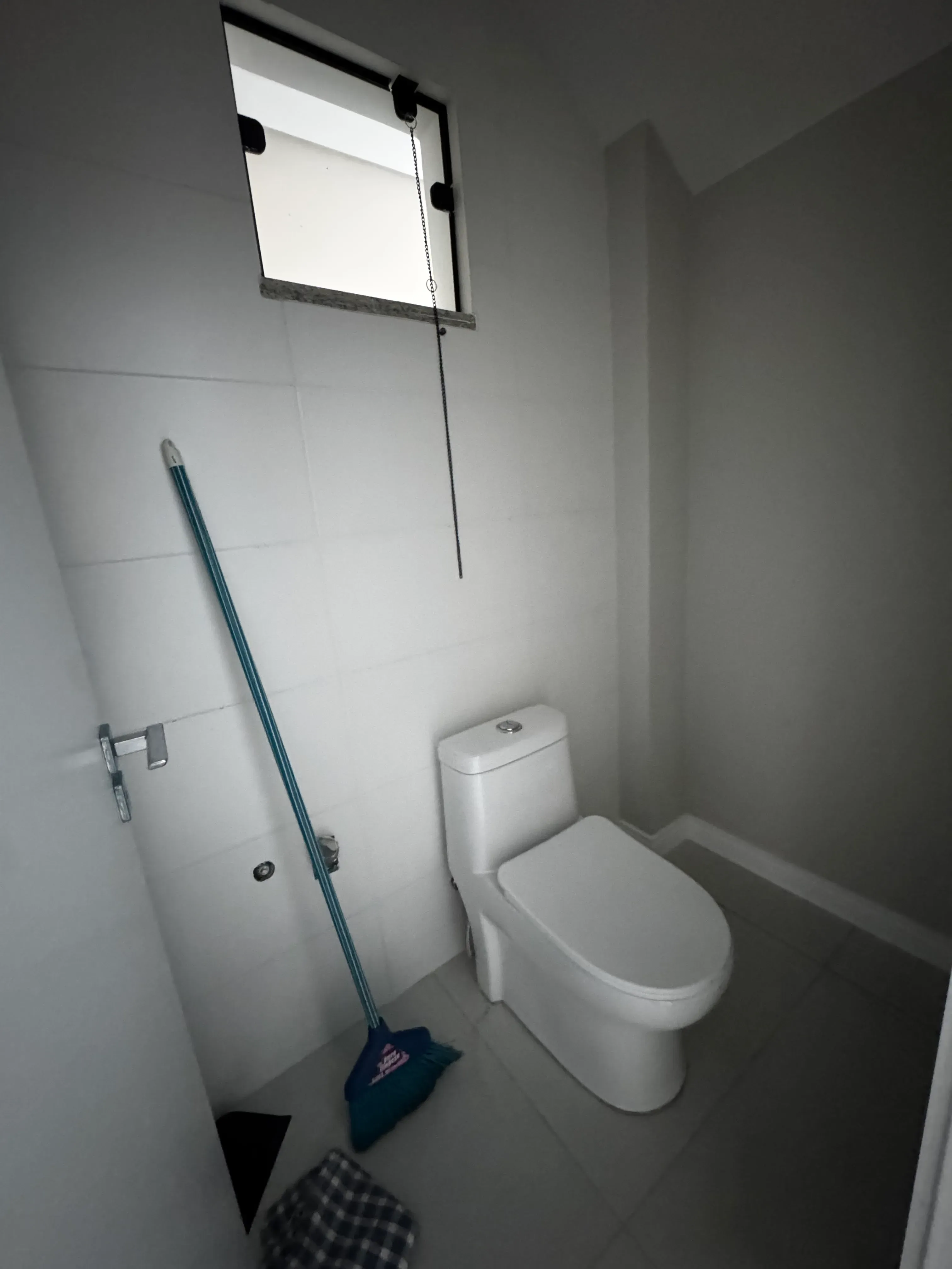 Sobrado com 3 suítes e 2 vagas de garagem no Dom Bosco em Itajaí