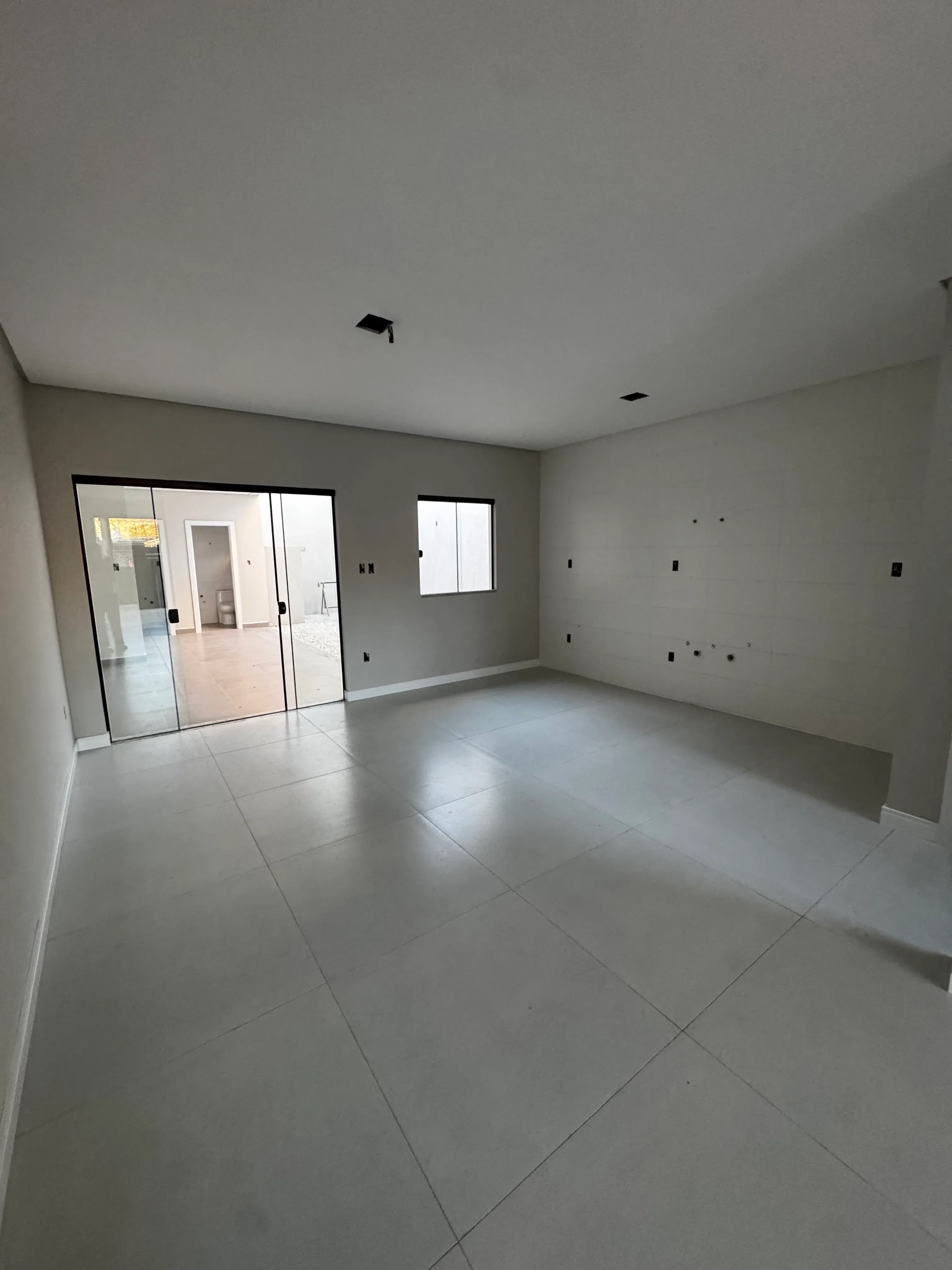 Sobrado com 3 suítes e 2 vagas de garagem no Dom Bosco em Itajaí