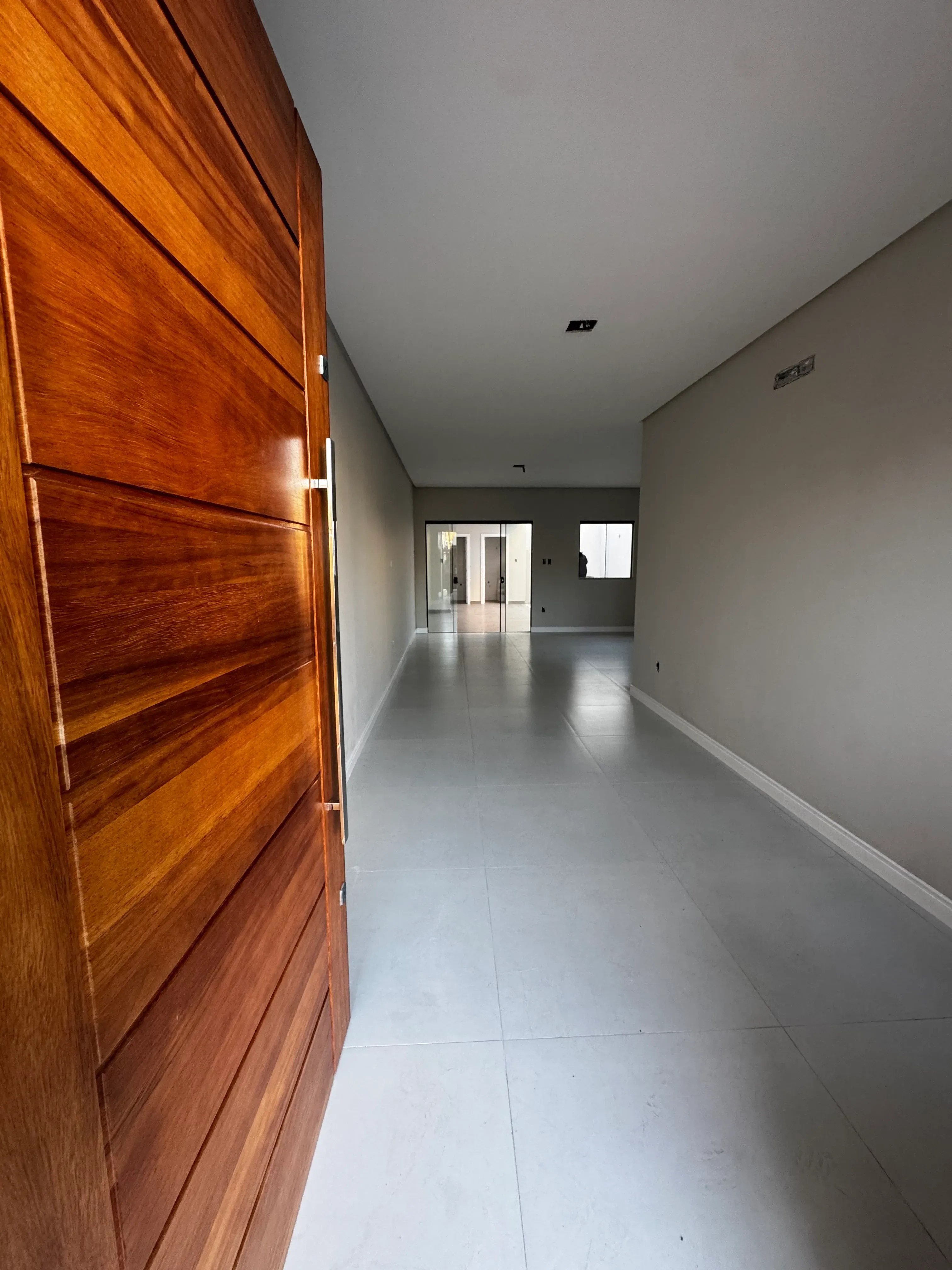 Sobrado com 3 suítes e 2 vagas de garagem no Dom Bosco em Itajaí