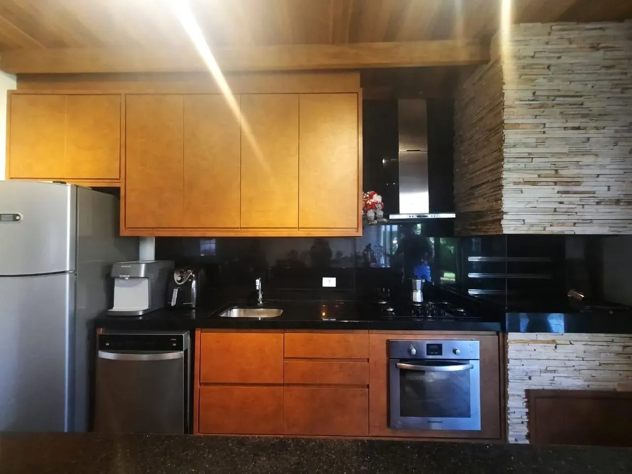 Casa mobiliada com 4 Dormitórios sendo 01 suíte e 4 vagas em Penha SC