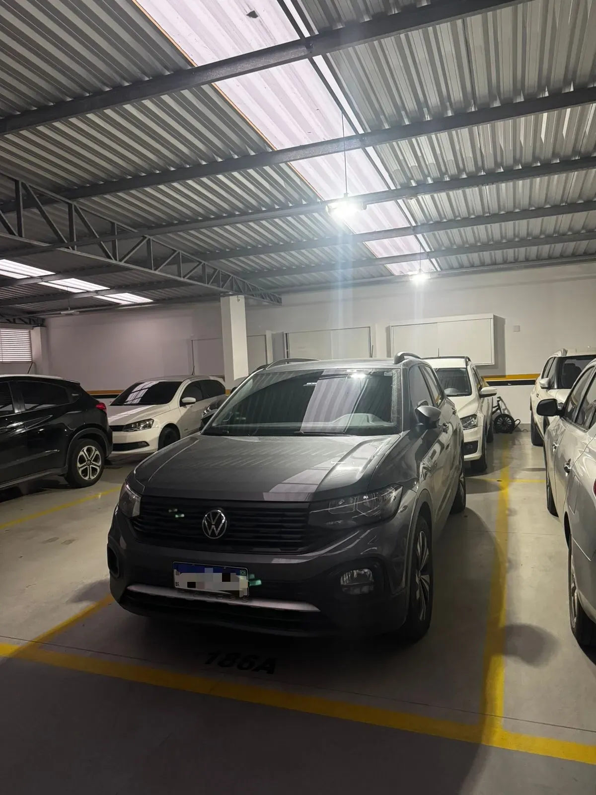 Apartamento mobiliado com 3 dormitórios sendo 1 suíte e 2 vagas no Bairro São João em Itajaí