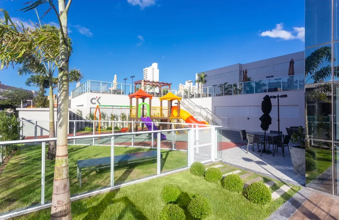 Apartamento mobiliado com 3 dormitórios sendo 1 suíte e 2 vagas no Bairro São João em Itajaí