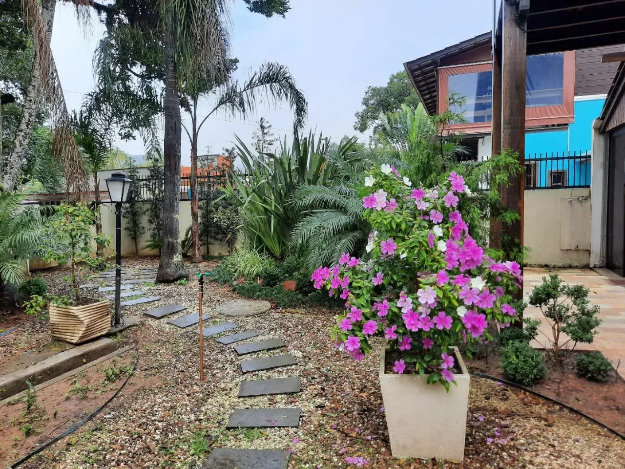 Casa com 3 dormitórios sendo 1 suíte e 5 vagas de garagem em Penha/SC