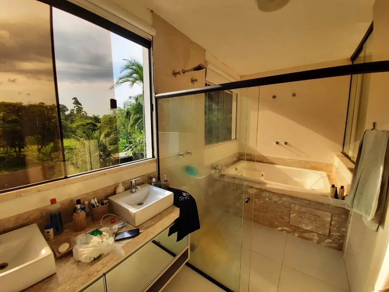 Casa com 3 dormitórios sendo 1 suíte e 5 vagas de garagem em Penha/SC