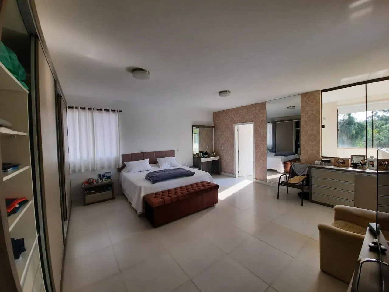 Casa com 3 dormitórios sendo 1 suíte e 5 vagas de garagem em Penha/SC