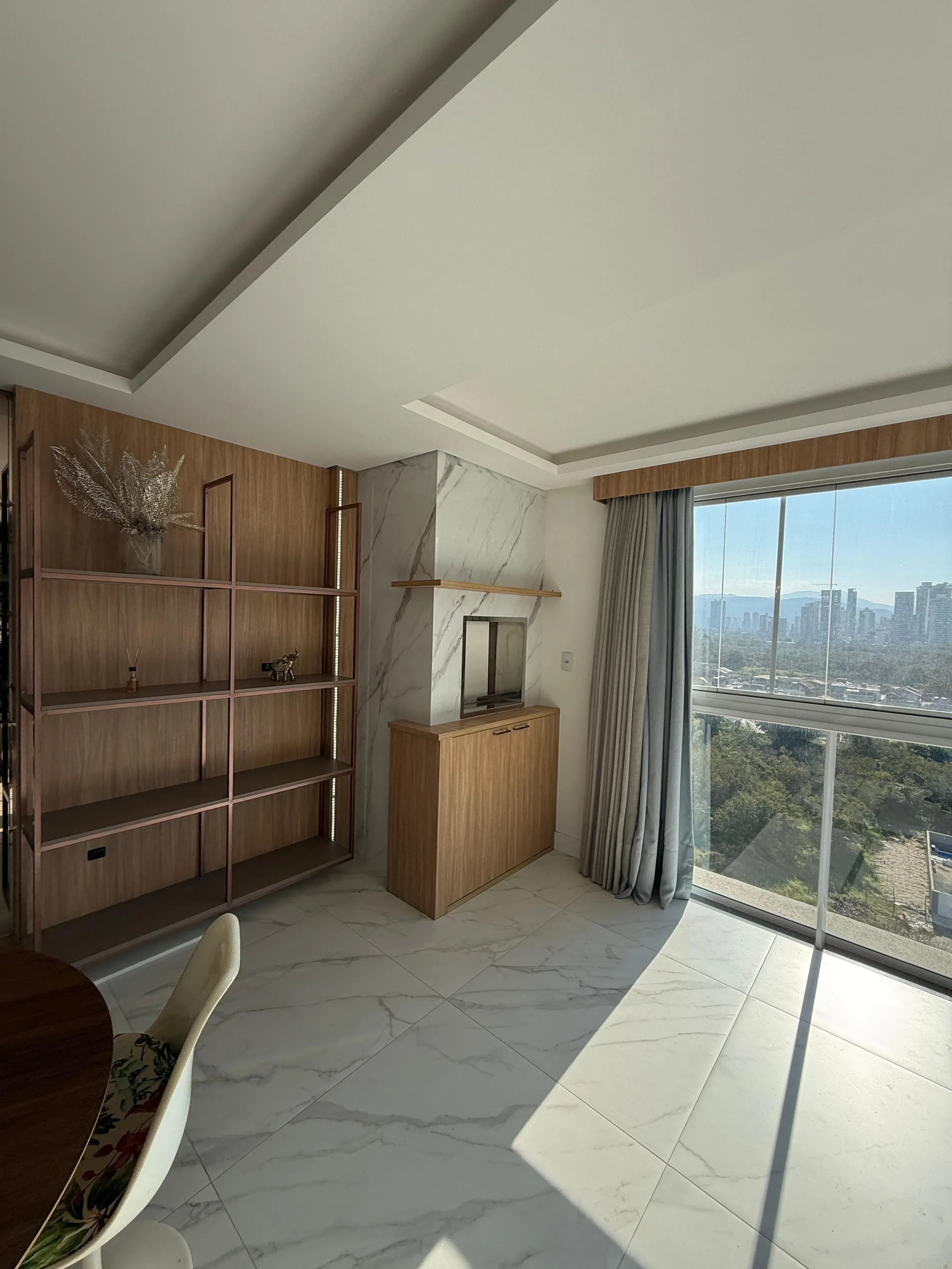 Apartamento com 3 dormitórios sendo 1 suíte e 2 vagas de garagem em Porto Belo/SC