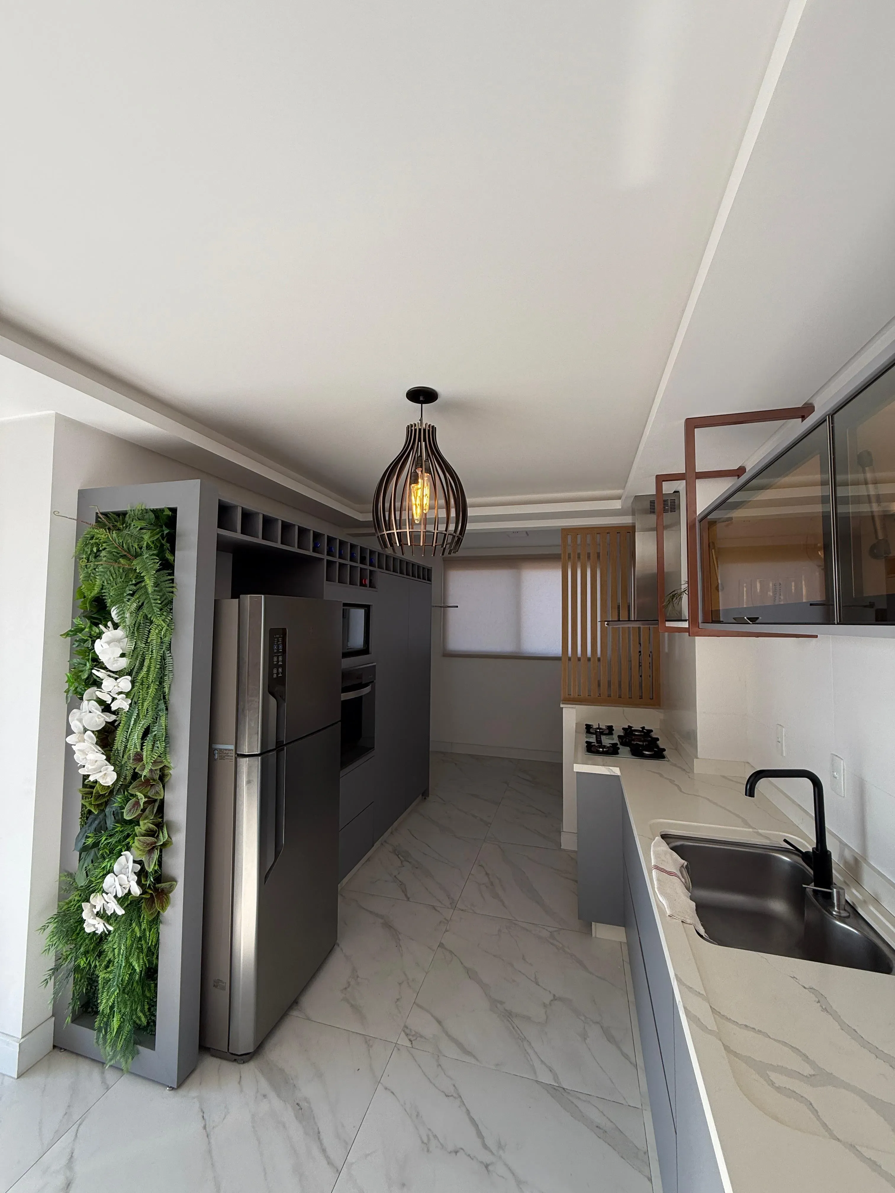 Apartamento com 3 dormitórios sendo 1 suíte e 2 vagas de garagem em Porto Belo/SC