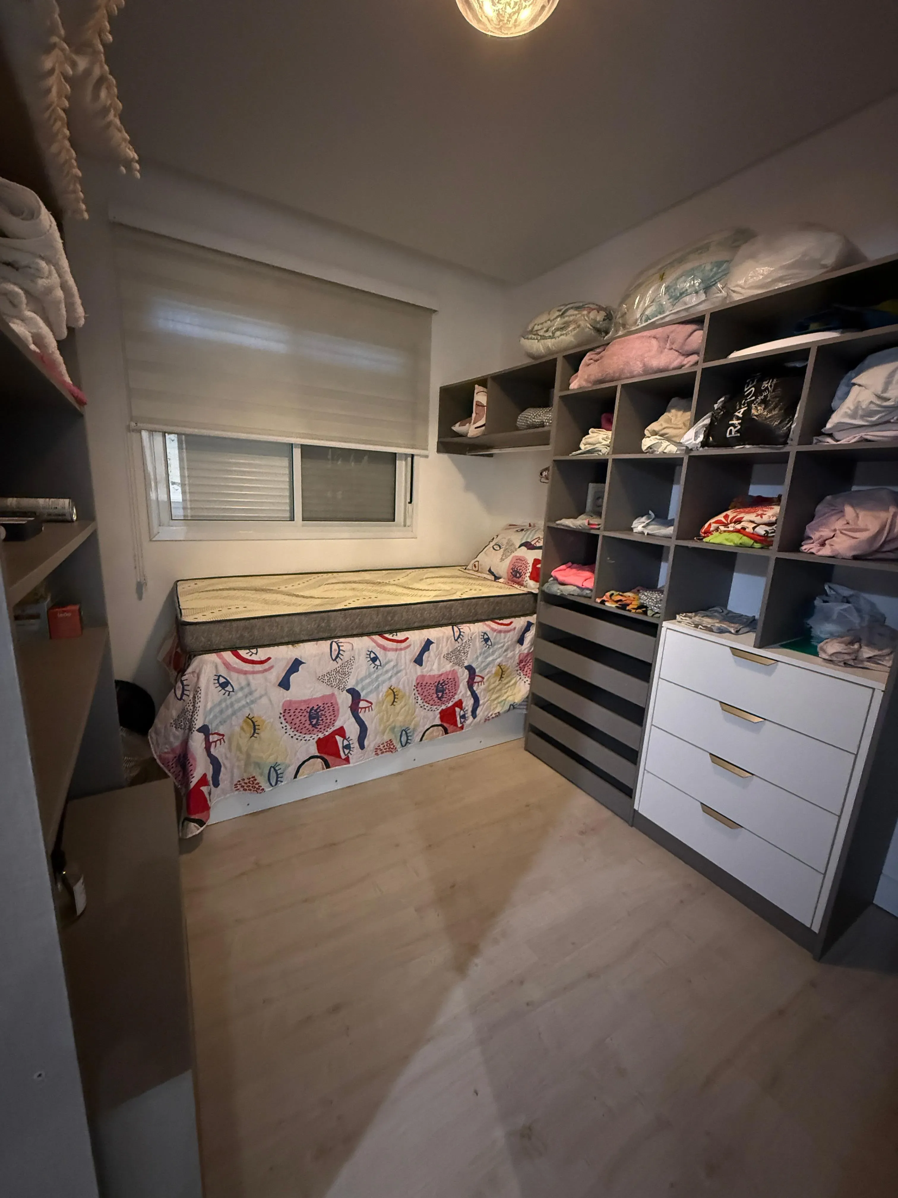 Apartamento com 3 dormitórios sendo 1 suíte e 2 vagas de garagem em Porto Belo/SC