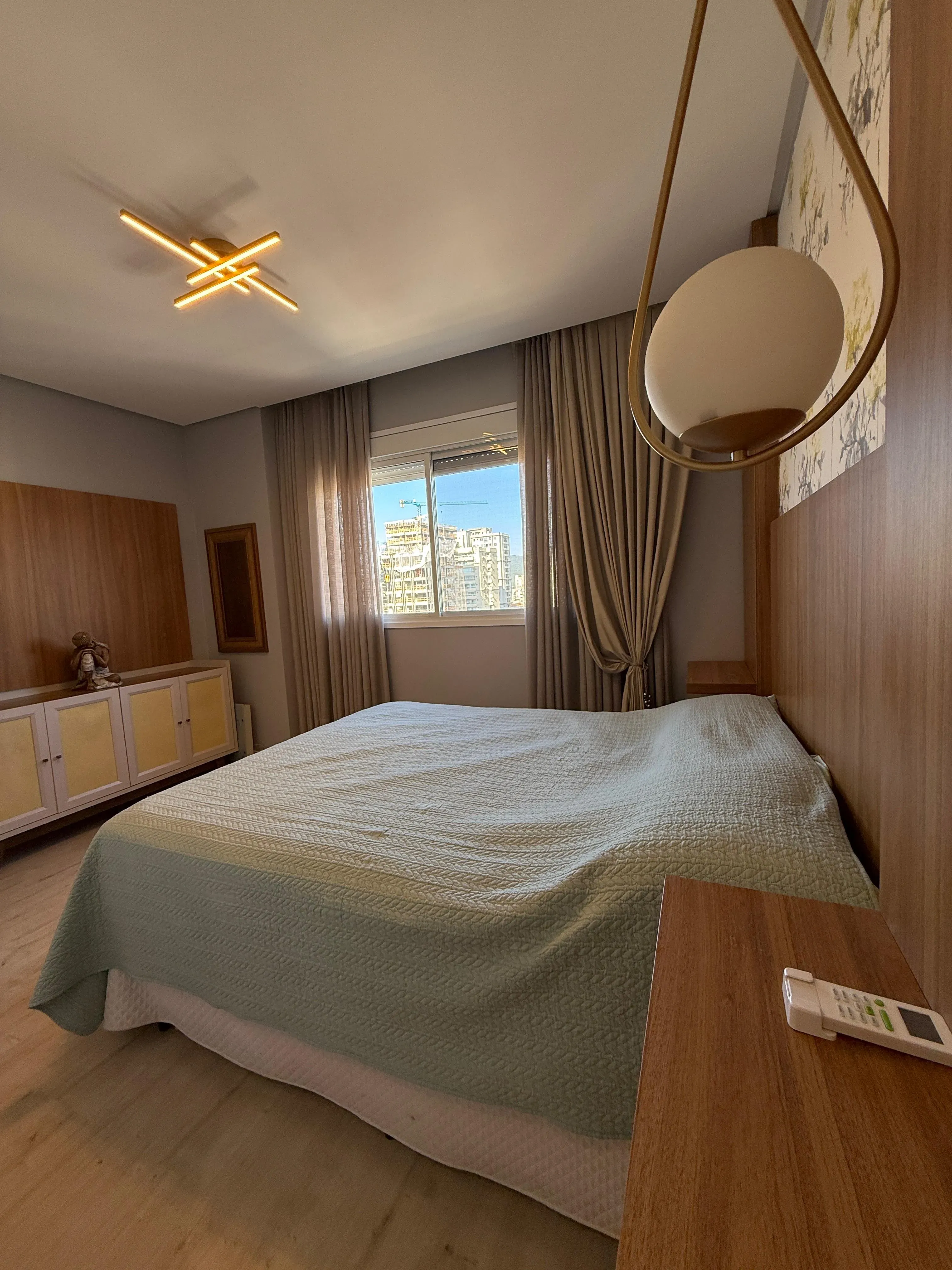 Apartamento com 3 dormitórios sendo 1 suíte e 2 vagas de garagem em Porto Belo/SC