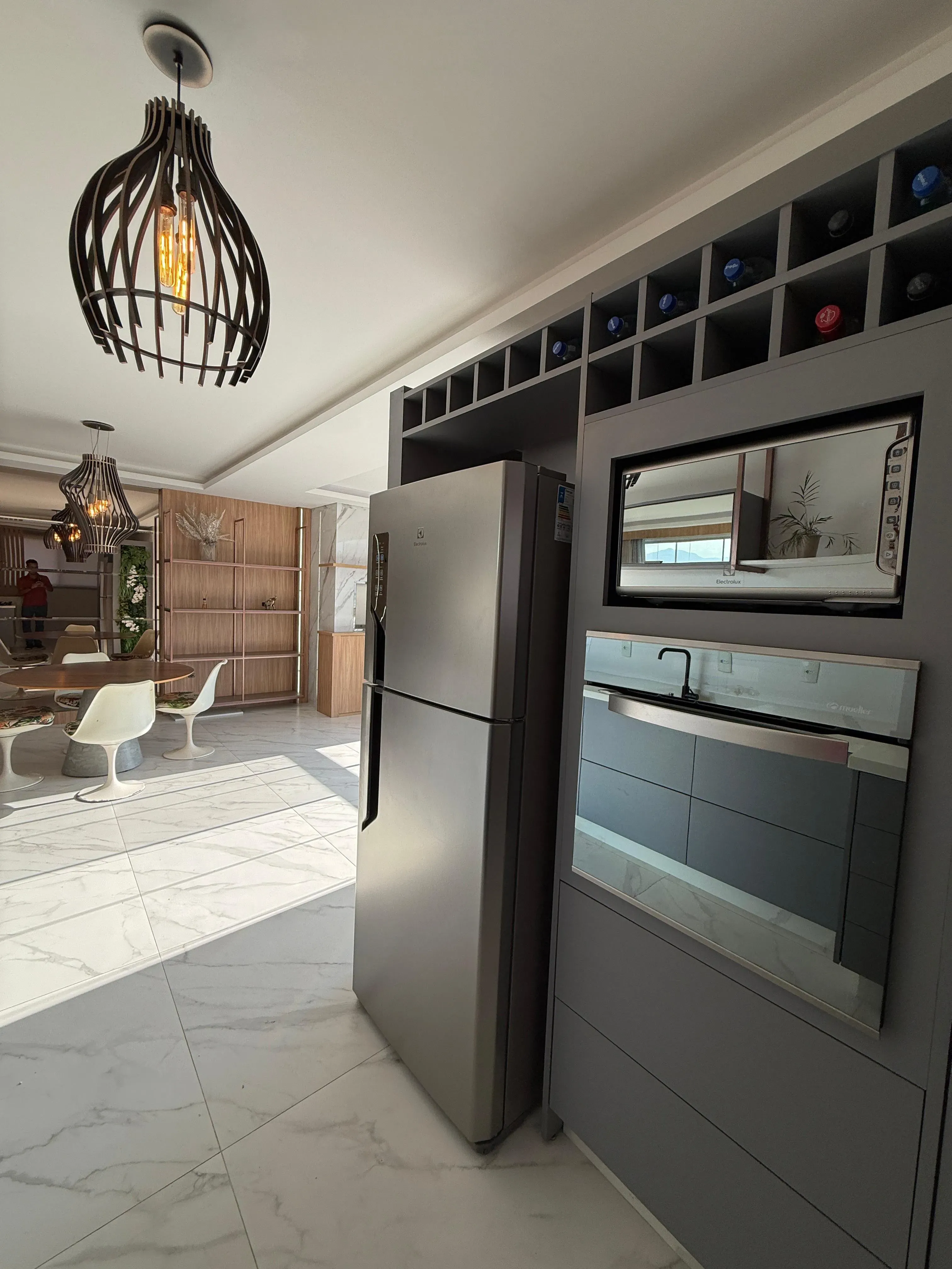 Apartamento com 3 dormitórios sendo 1 suíte e 2 vagas de garagem em Porto Belo/SC