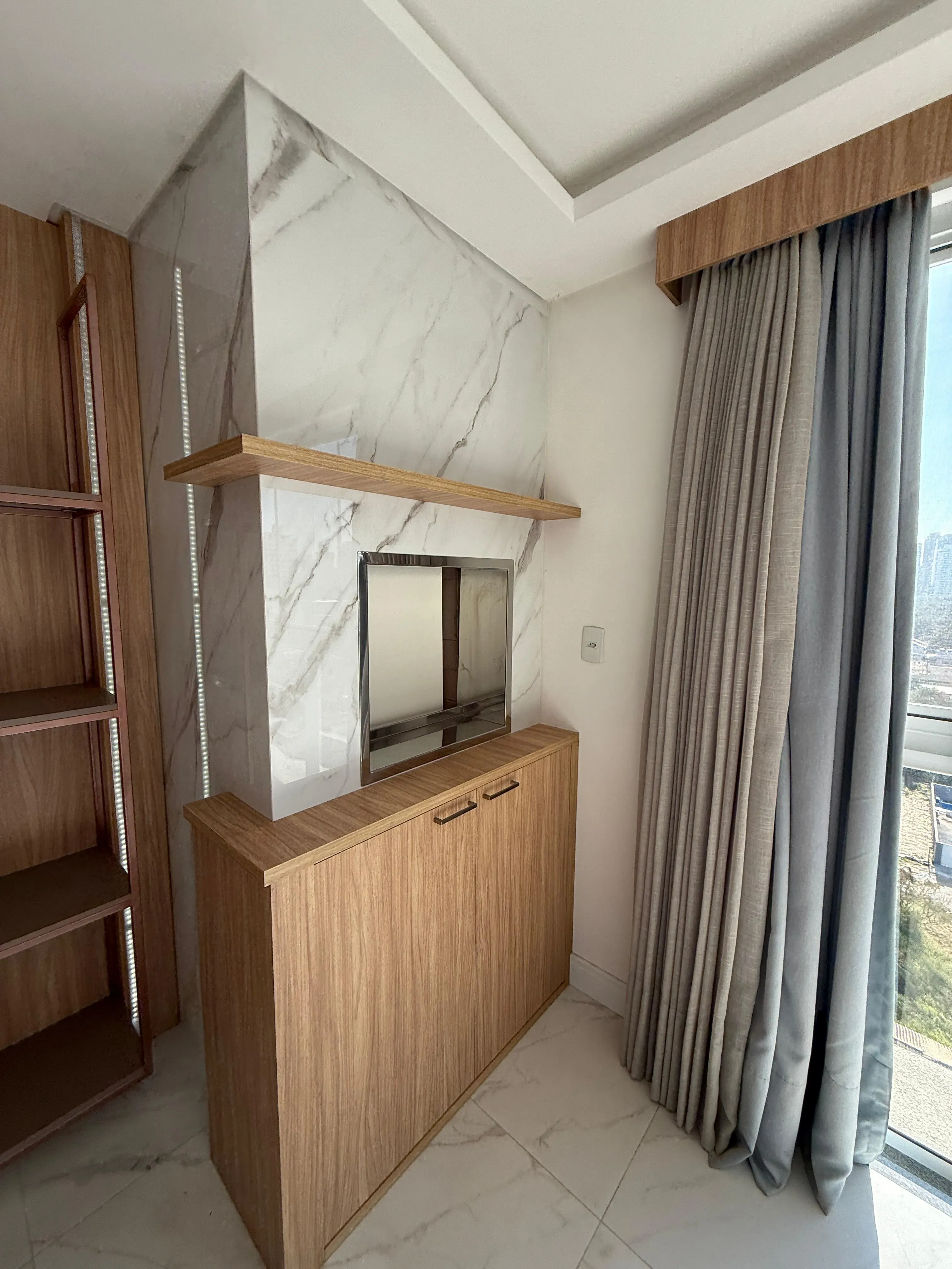 Apartamento com 3 dormitórios sendo 1 suíte e 2 vagas de garagem em Porto Belo/SC