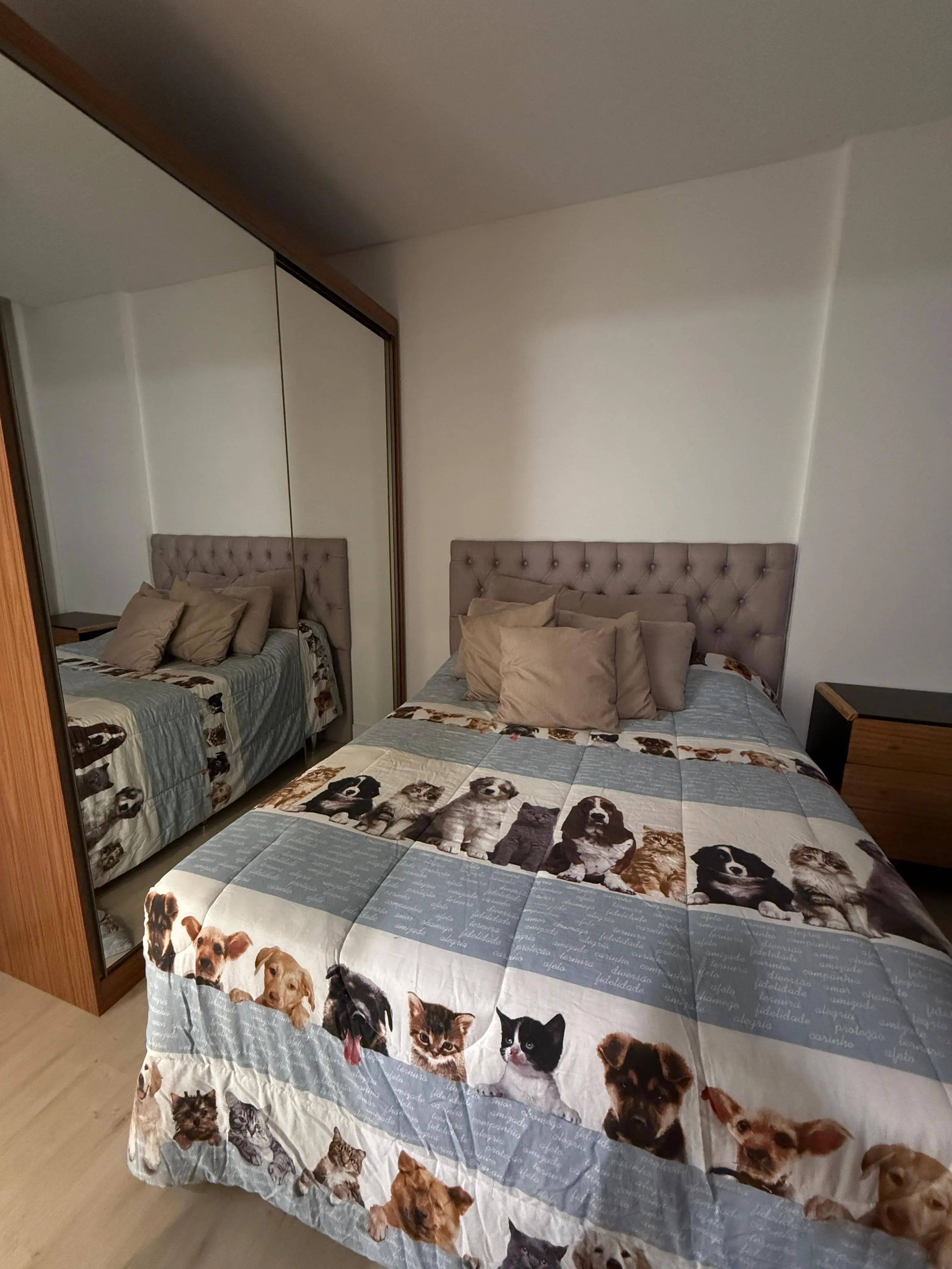 Apartamento com 3 dormitórios sendo 1 suíte e 2 vagas de garagem em Porto Belo/SC