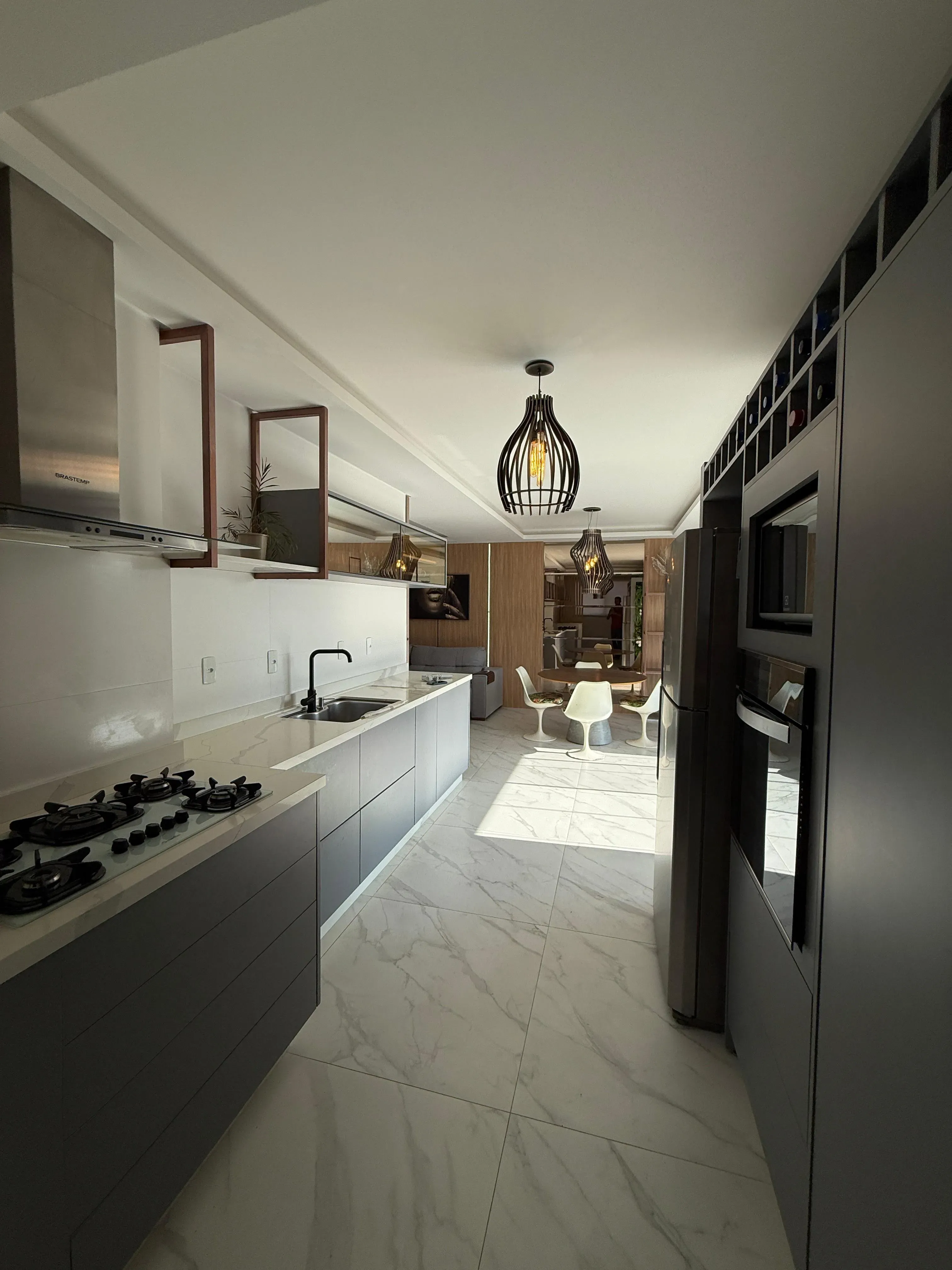 Apartamento com 3 dormitórios sendo 1 suíte e 2 vagas de garagem em Porto Belo/SC