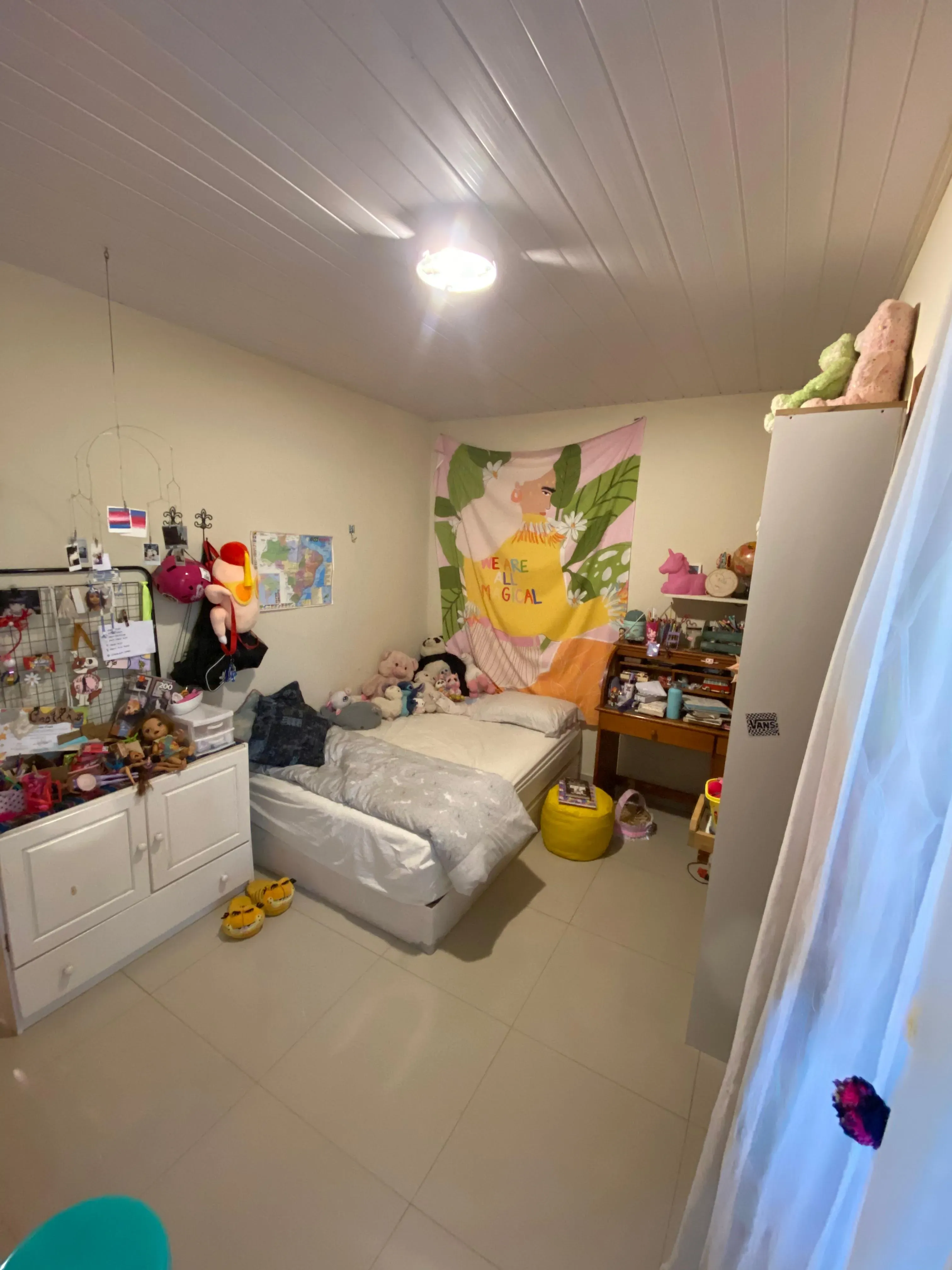 Sobrado com 2 suítes e 2 vagas com paisagismo natural e quintal no Centro de Camboriú