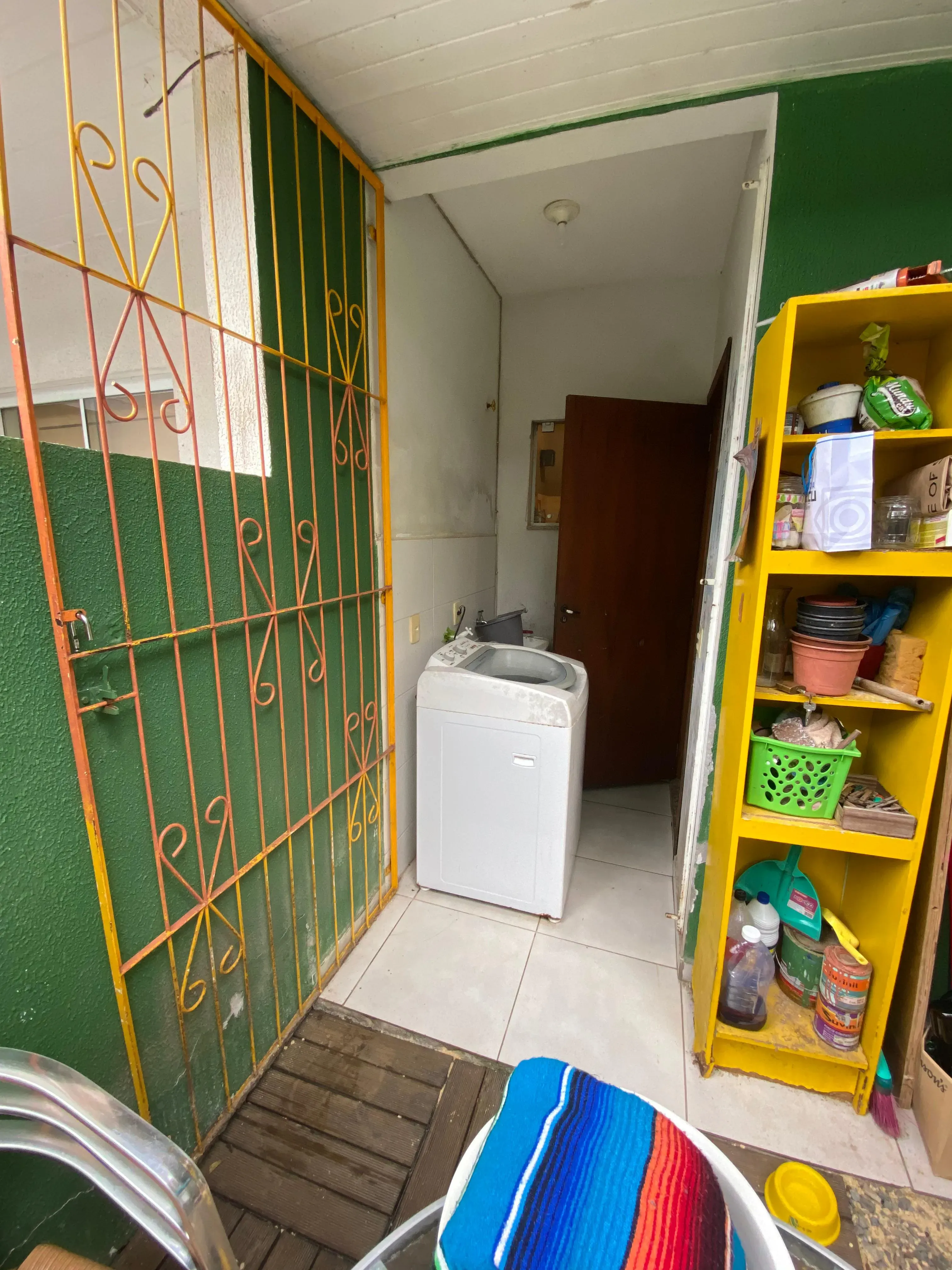 Sobrado com 2 suítes e 2 vagas com paisagismo natural e quintal no Centro de Camboriú