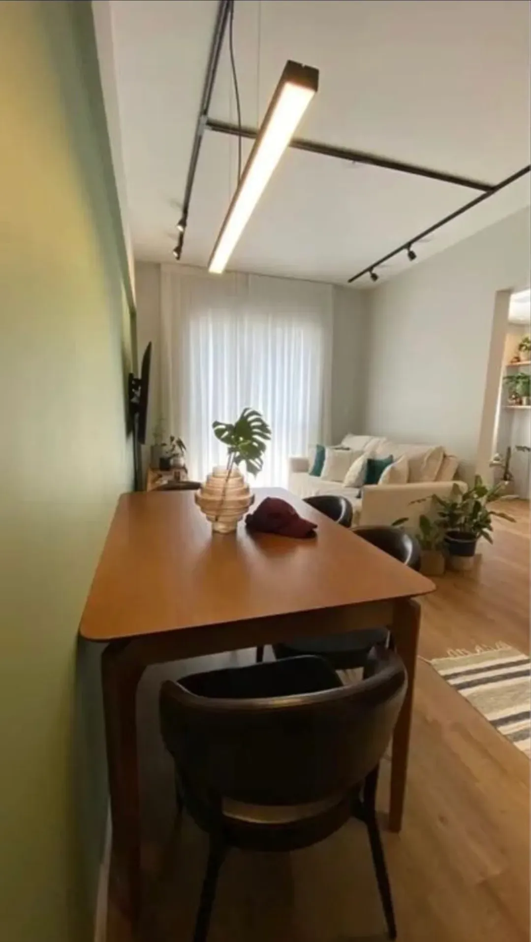 Apartamento com 2 dormitórios reformado e mobiliado com linda vista em Balneário Camboriú