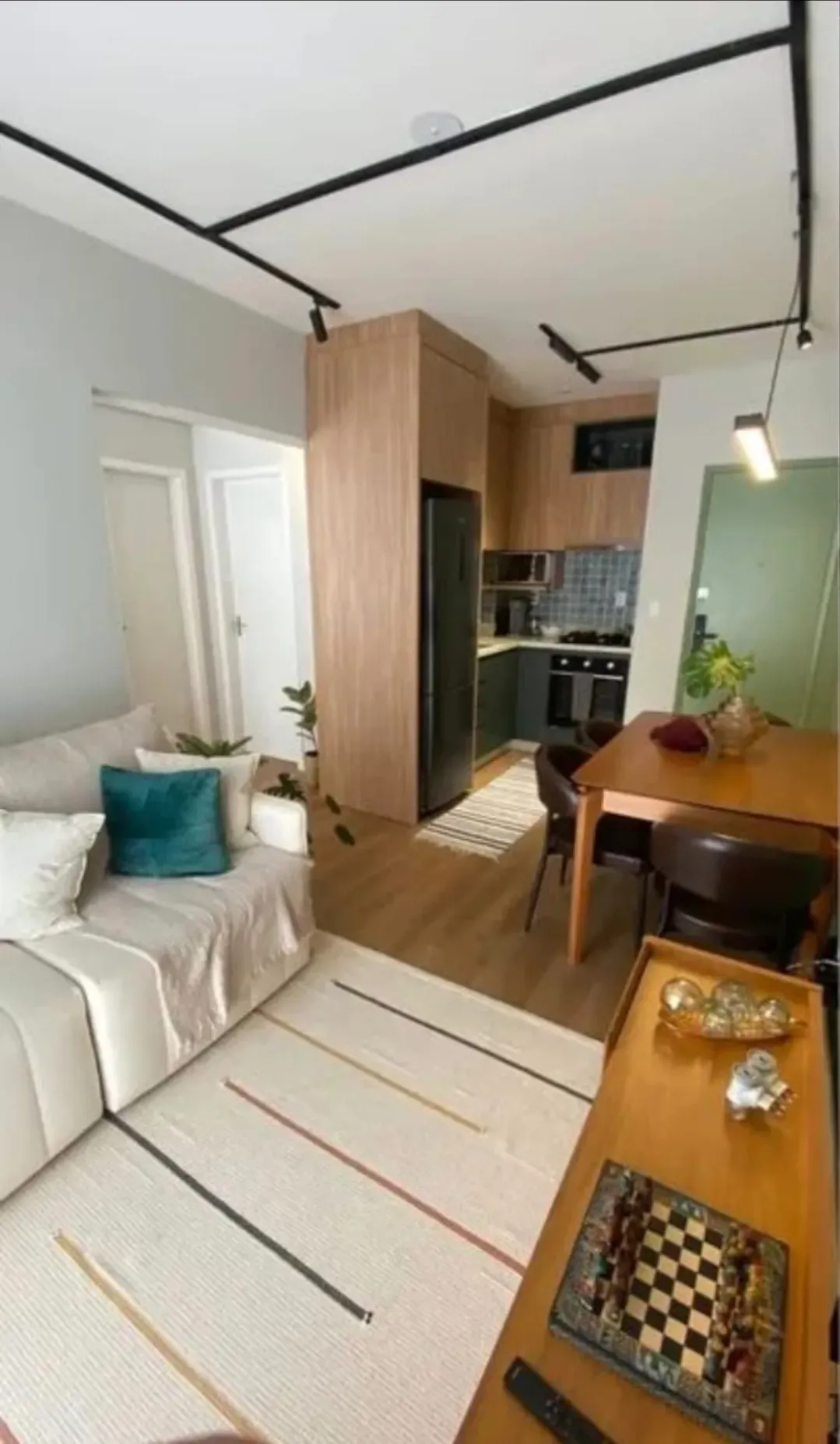 Apartamento com 2 dormitórios reformado e mobiliado com linda vista em Balneário Camboriú