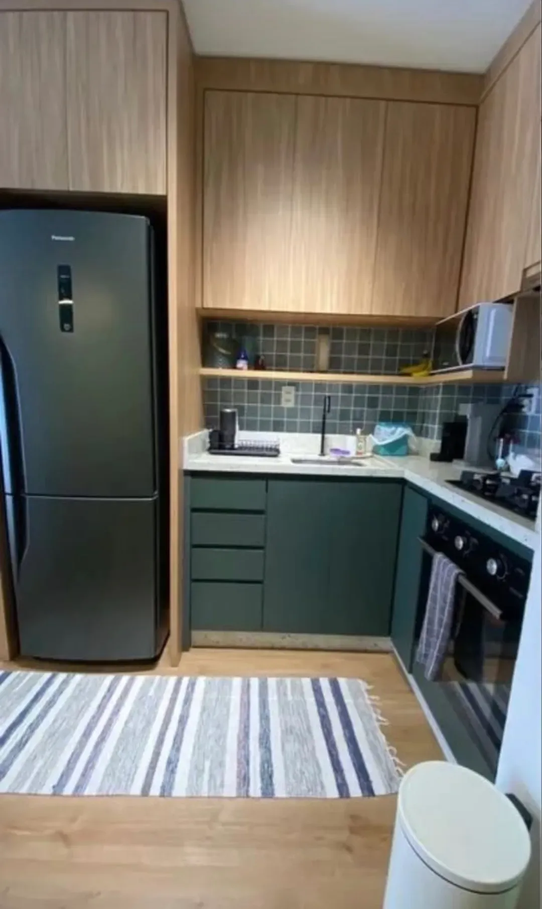 Apartamento com 2 dormitórios reformado e mobiliado com linda vista em Balneário Camboriú