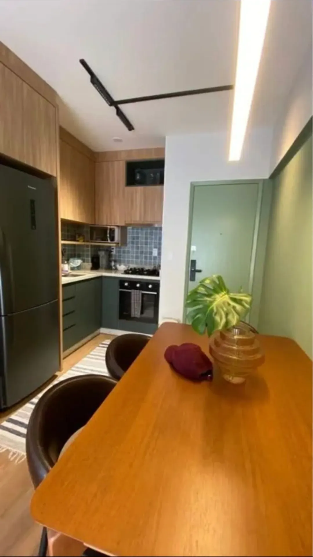 Apartamento com 2 dormitórios reformado e mobiliado com linda vista em Balneário Camboriú