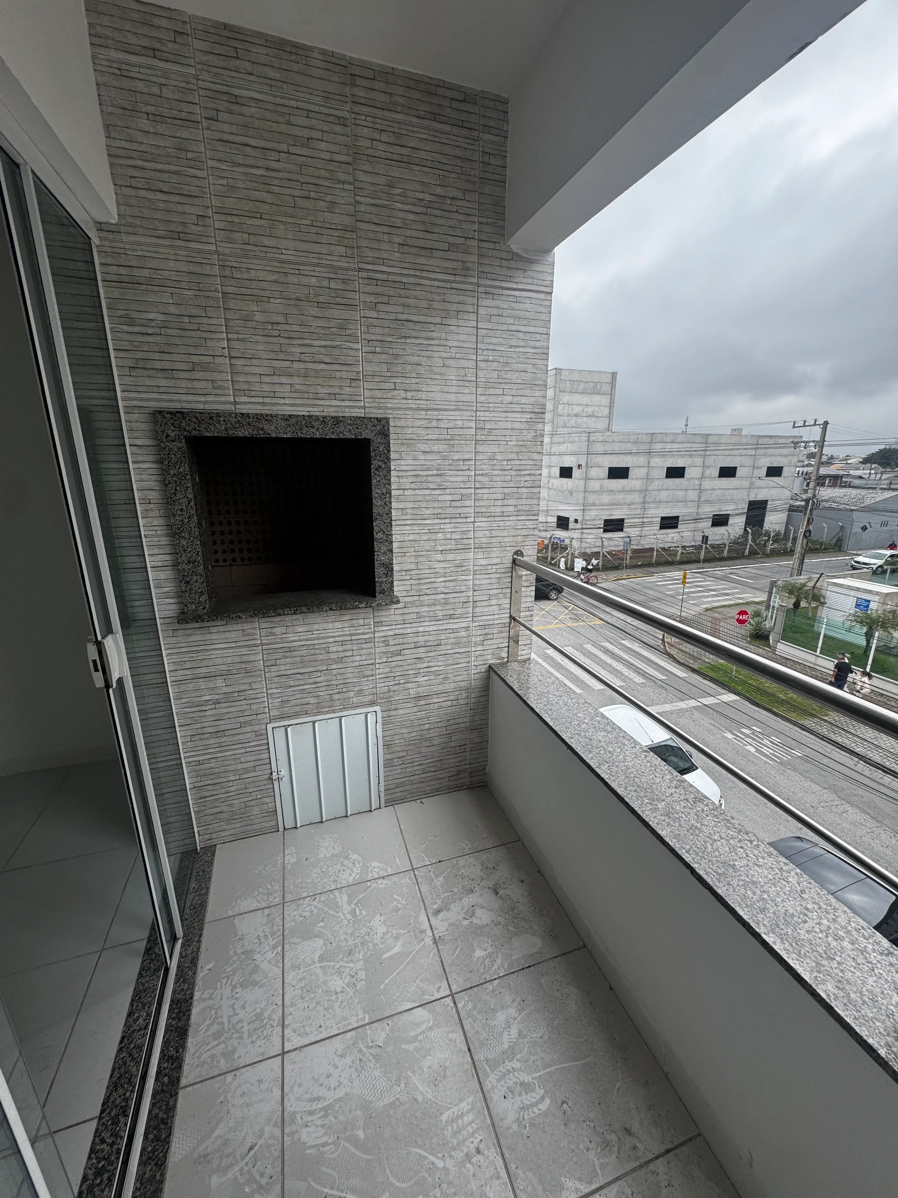 Apartamento com 2 dormitórios sendo 1 suíte e 1 vaga no Cordeiros parte alta em Itajaí/SC