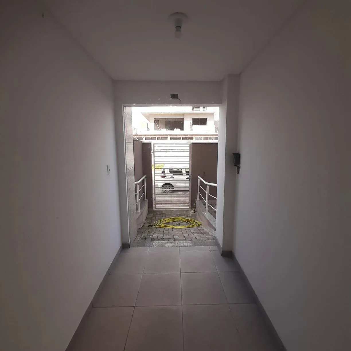 Apartamento com 2 dormitórios sendo 1 suíte e 1 vaga no Cordeiros parte alta em Itajaí/SC