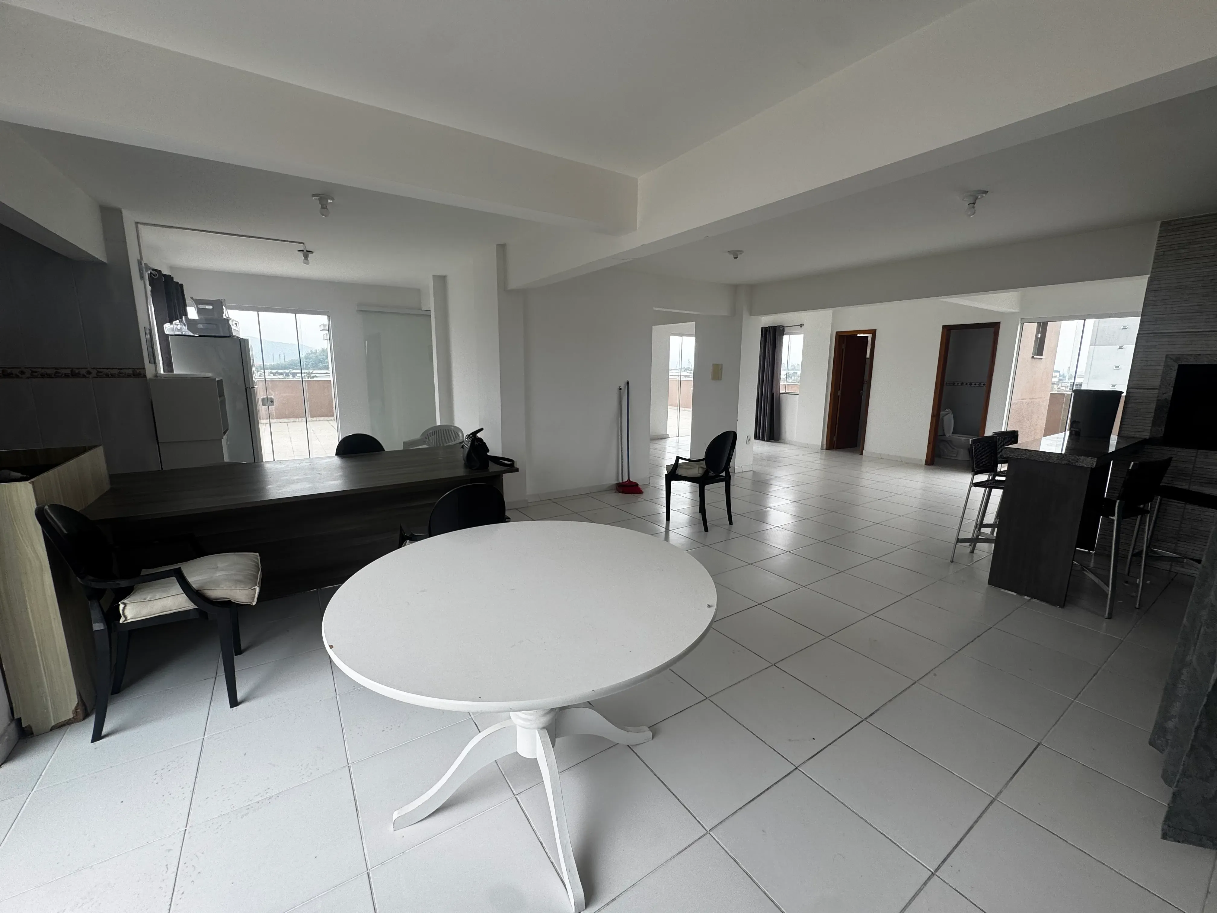 Apartamento com 2 dormitórios e 1 vaga de garagem no Cordeiros parte alta - Itajaí/SC