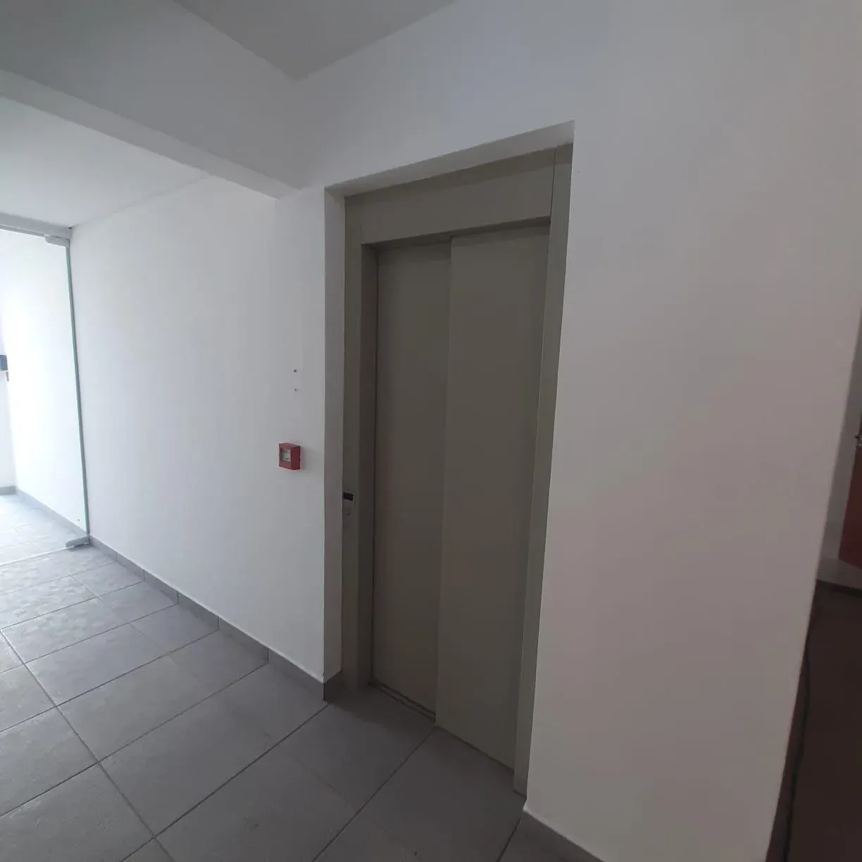 Apartamento com 2 dormitórios e 1 vaga de garagem no Cordeiros parte alta - Itajaí/SC