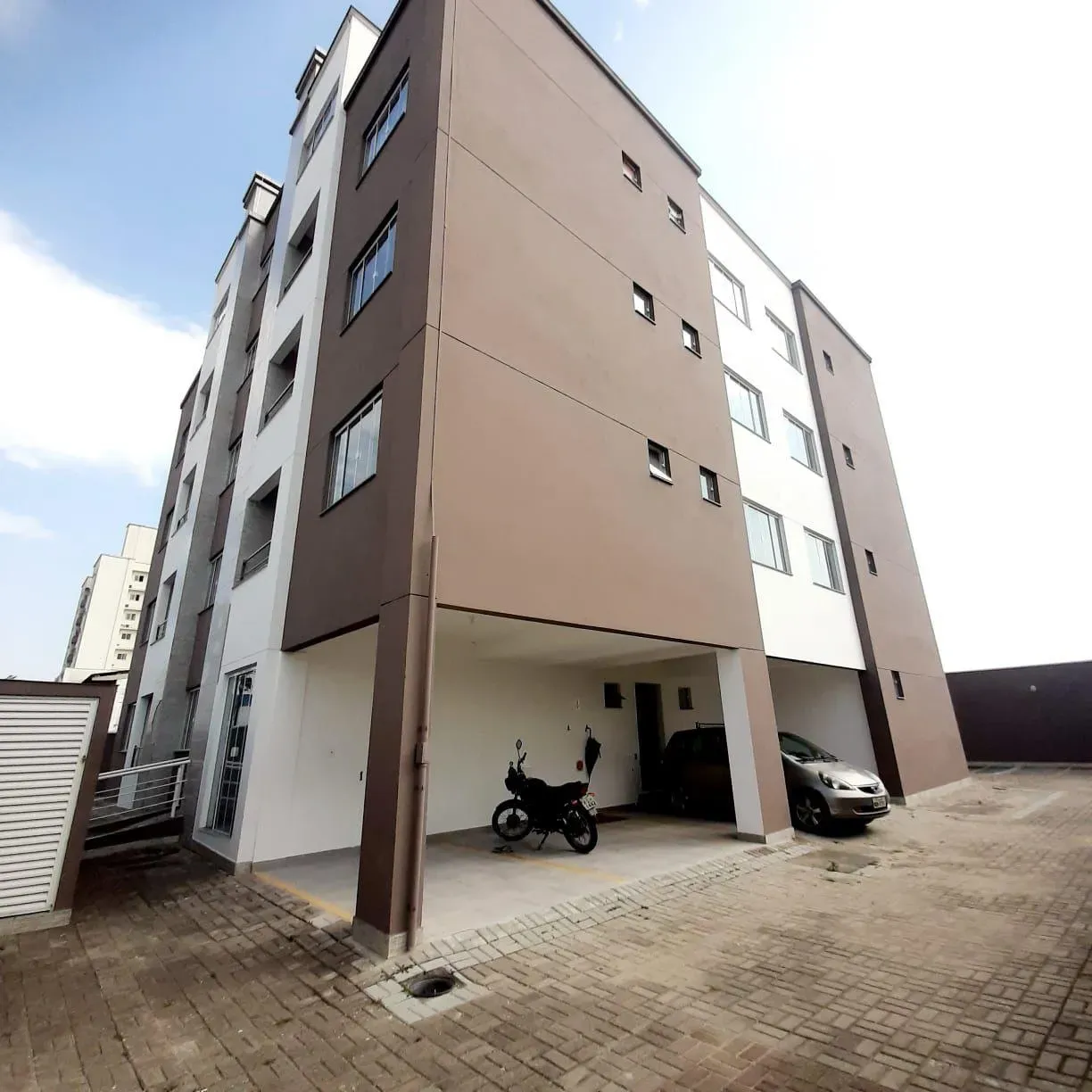 Apartamento com 2 dormitórios e 1 vaga de garagem no Cordeiros parte alta - Itajaí/SC