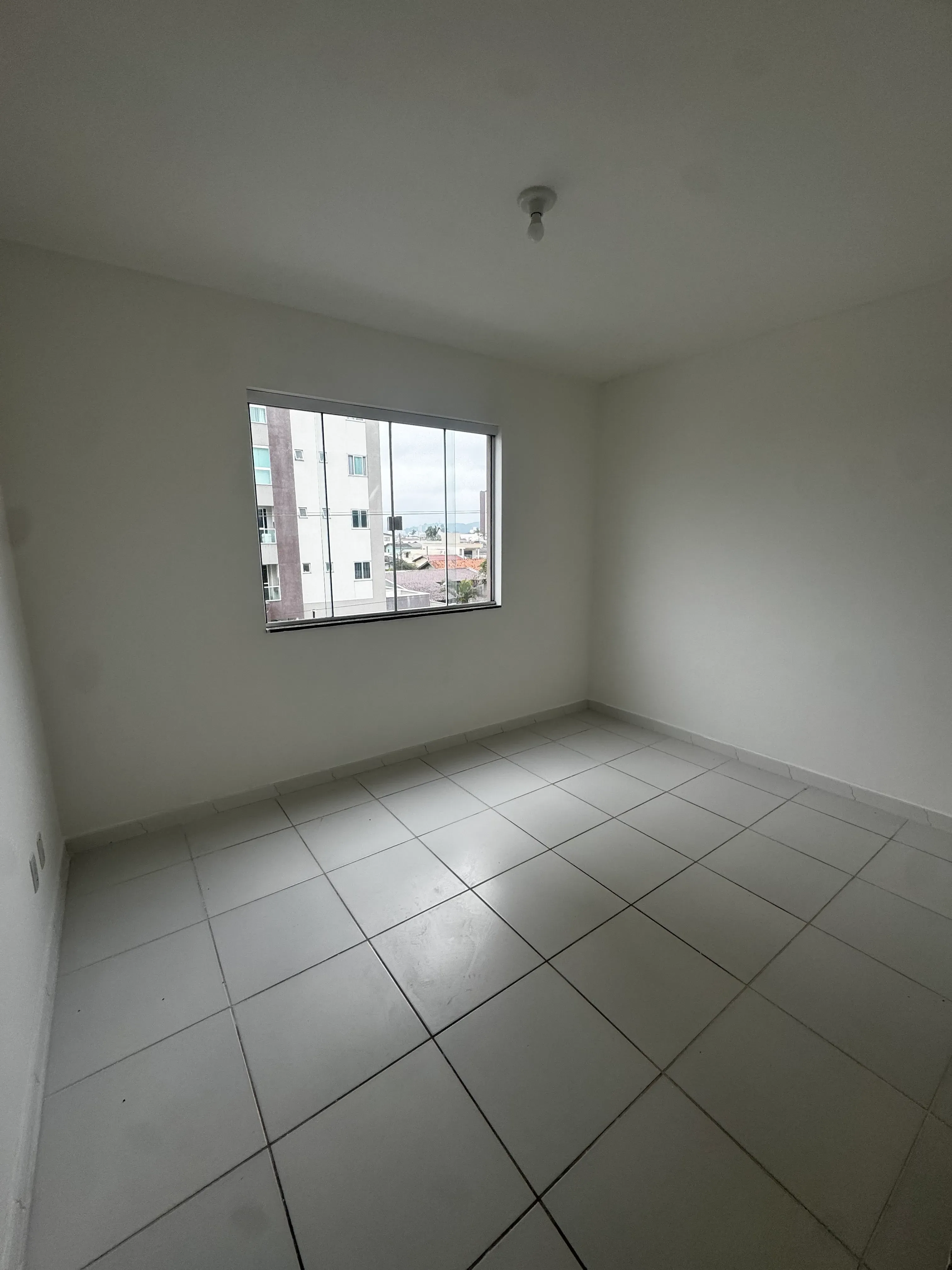 Apartamento com 2 dormitórios e 1 vaga de garagem no Cordeiros parte alta - Itajaí/SC