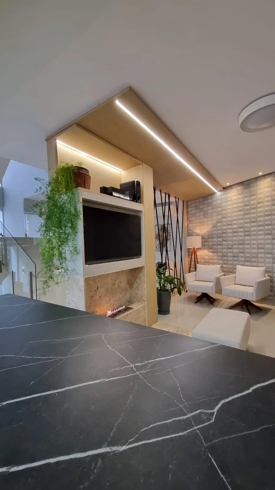 Casa com 4 dormitórios sendo 4 suítes e 4 vagas de garagem em Bombinhas/SC