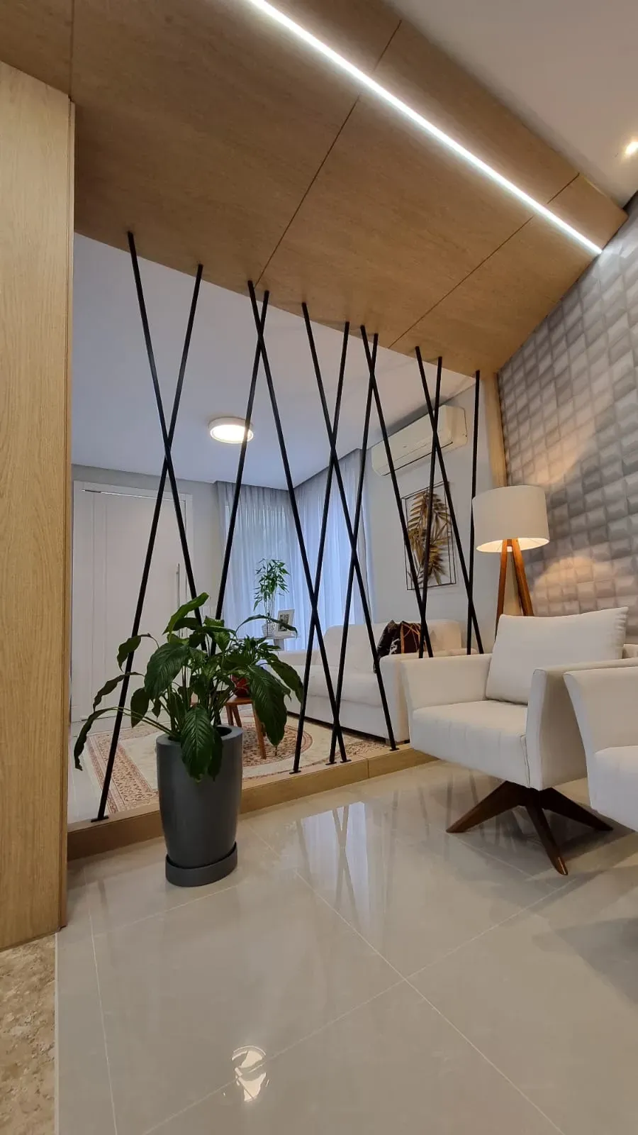 Casa com 4 dormitórios sendo 4 suítes e 4 vagas de garagem em Bombinhas/SC