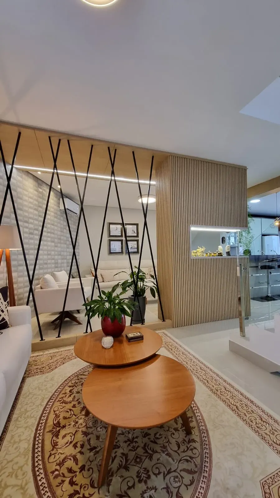 Casa com 4 dormitórios sendo 4 suítes e 4 vagas de garagem em Bombinhas/SC