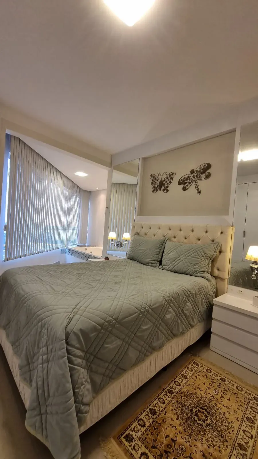 Casa com 4 dormitórios sendo 4 suítes e 4 vagas de garagem em Bombinhas/SC