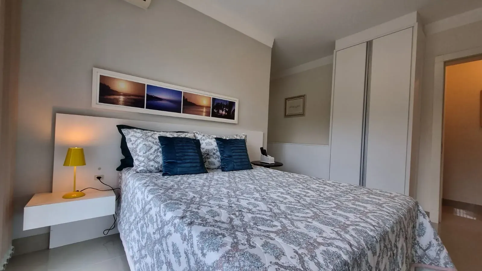 Casa com 4 dormitórios sendo 4 suítes e 4 vagas de garagem em Bombinhas/SC