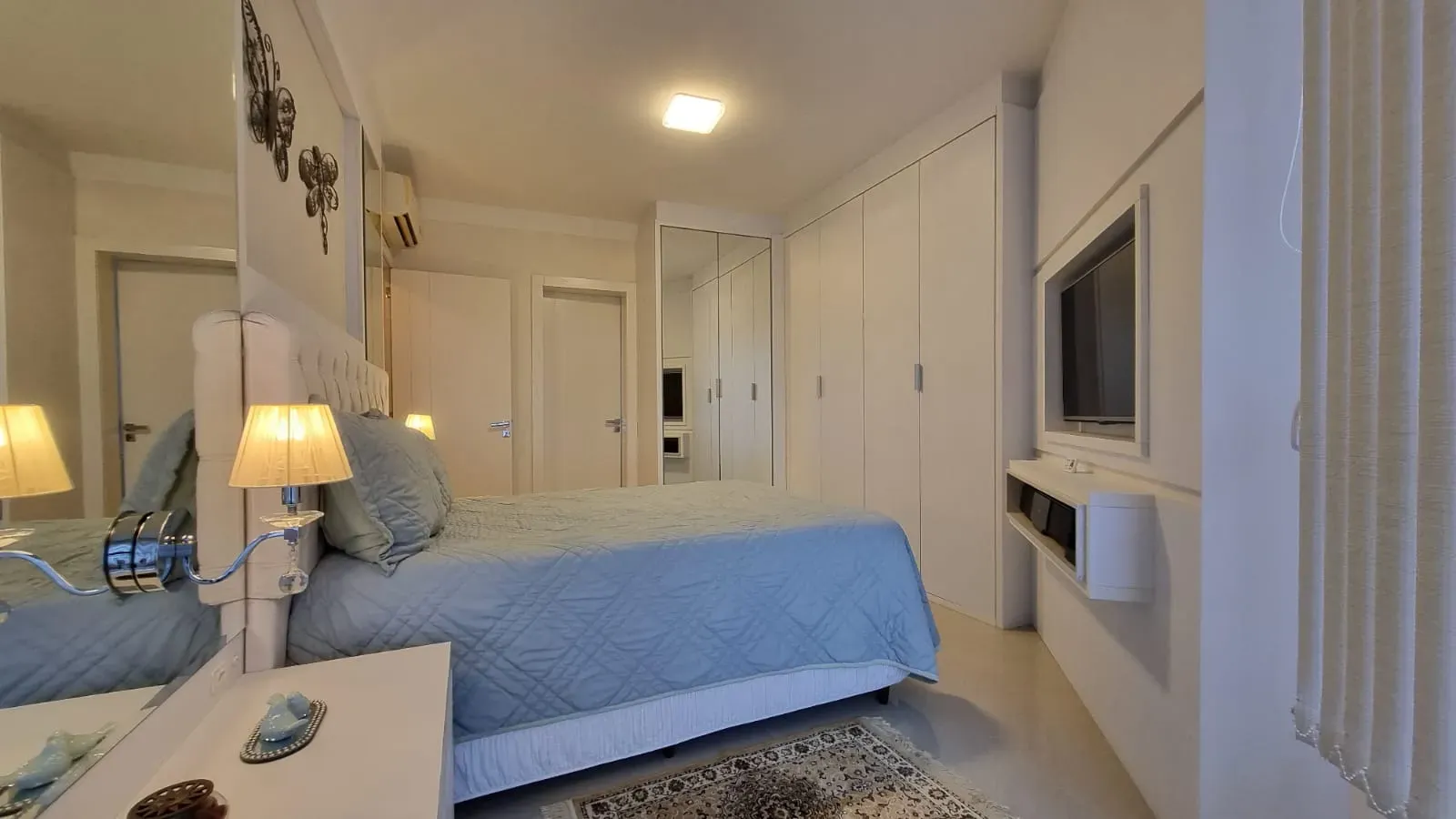 Casa com 4 dormitórios sendo 4 suítes e 4 vagas de garagem em Bombinhas/SC