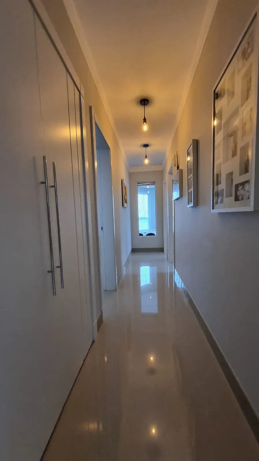 Casa com 4 dormitórios sendo 4 suítes e 4 vagas de garagem em Bombinhas/SC