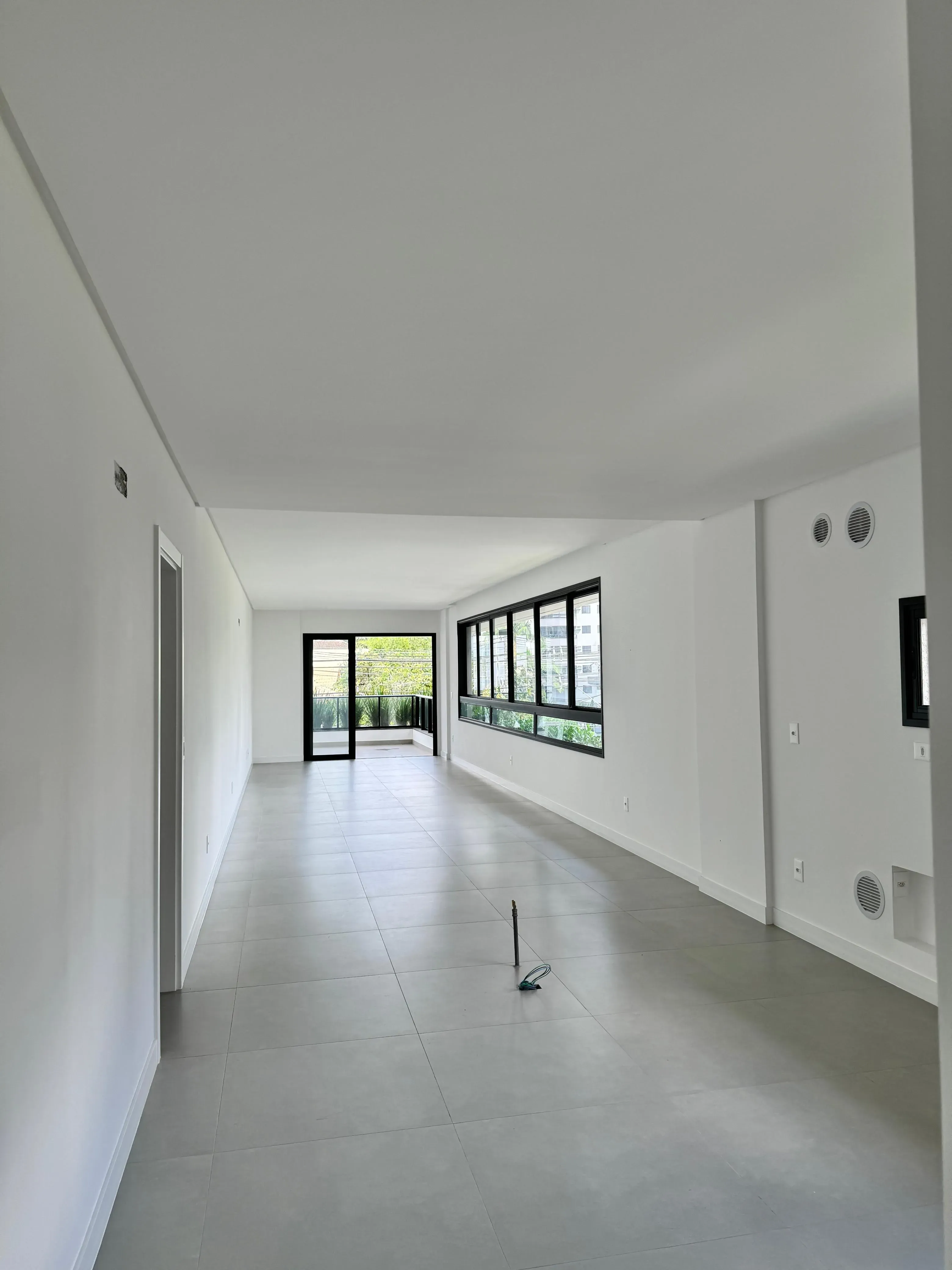 Apartamento com 4 suítes e 3 vagas de garagem em na Alameda Rio Branco Blumenau