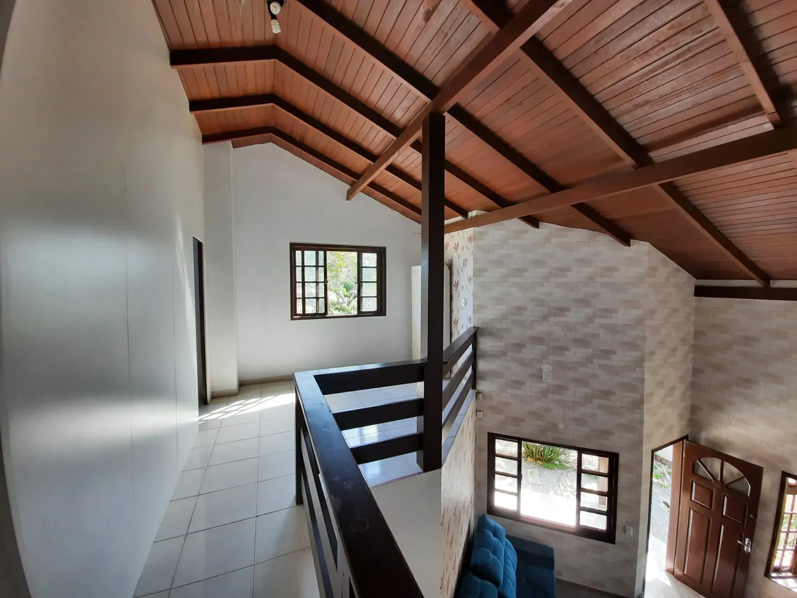 Casa com 2 dormitórios sendo 1 suíte e 3 vagas de garagem em Penha/SC