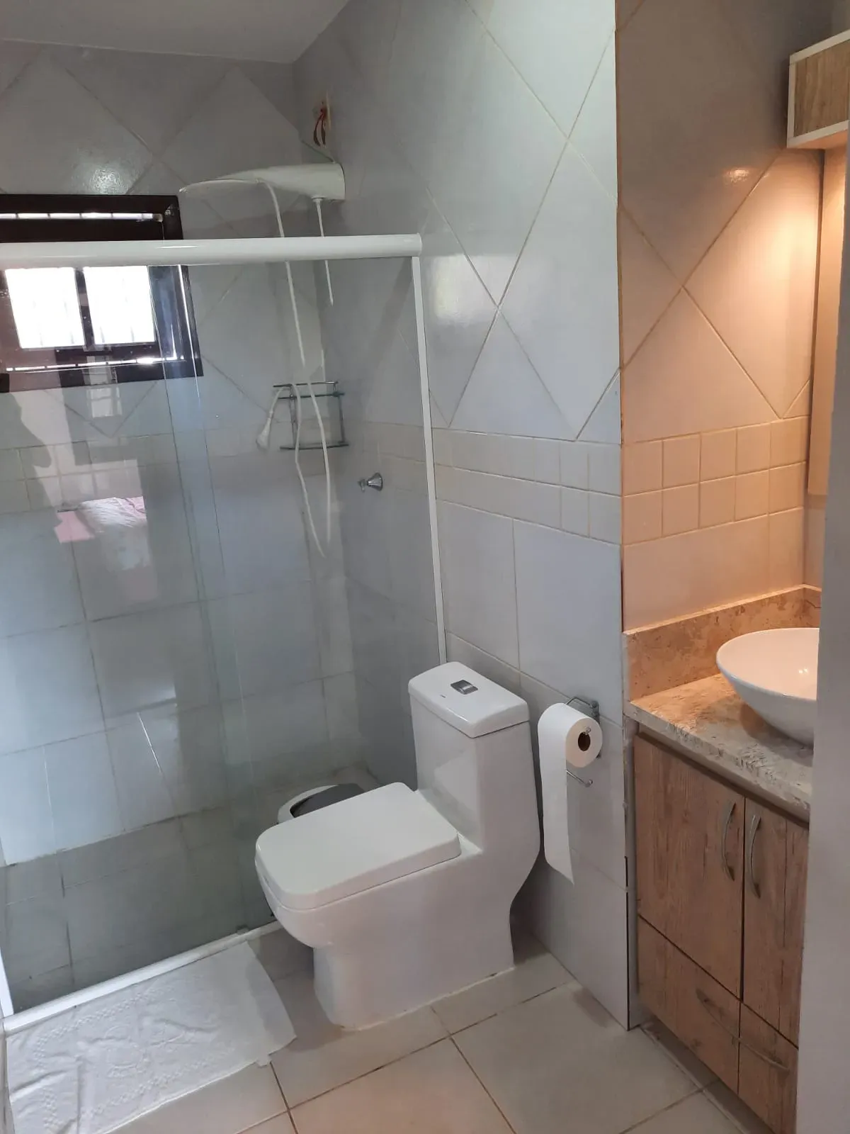 Casa com 2 dormitórios sendo 1 suíte e 3 vagas de garagem em Penha/SC