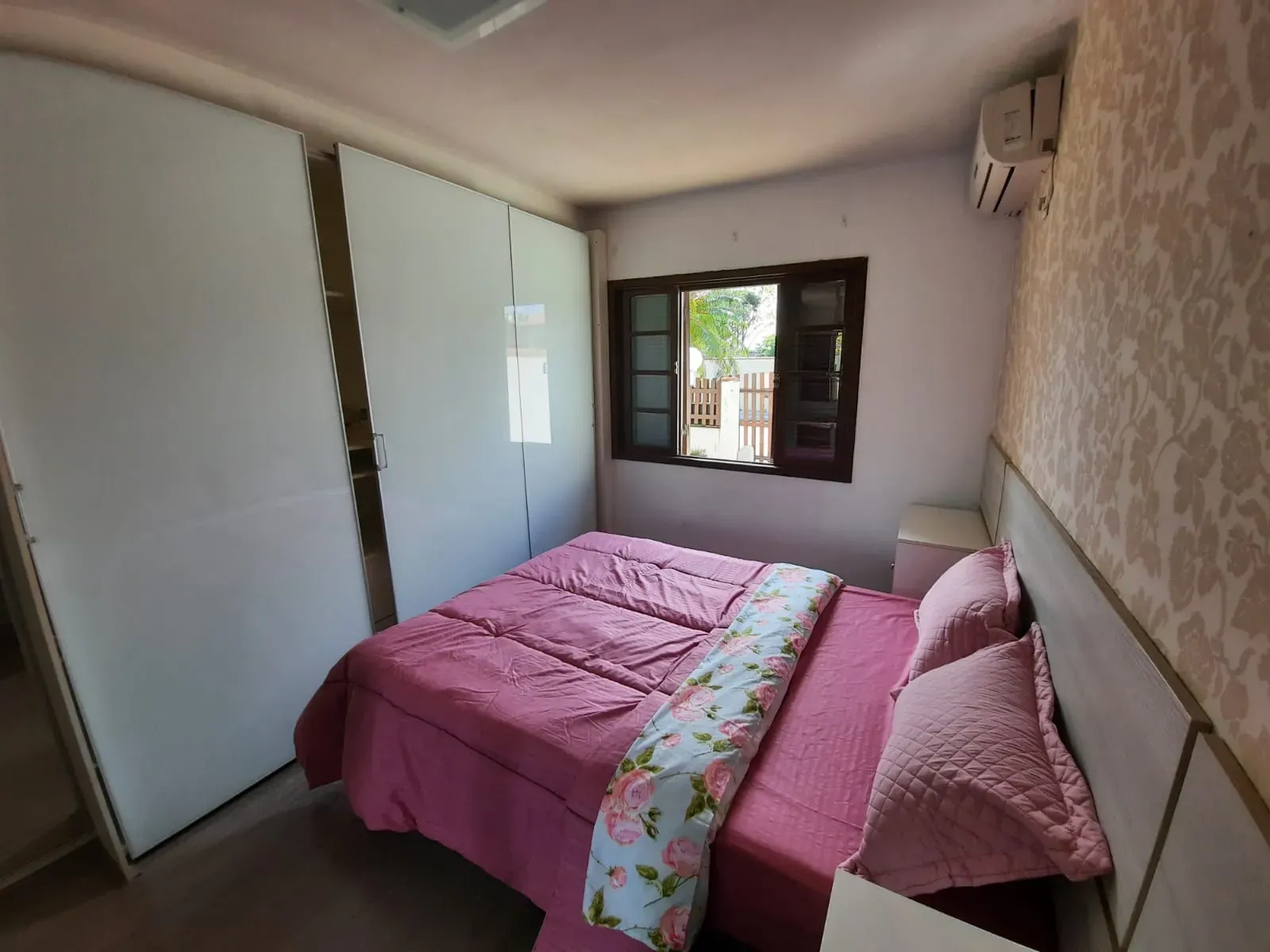 Casa com 2 dormitórios sendo 1 suíte e 3 vagas de garagem em Penha/SC