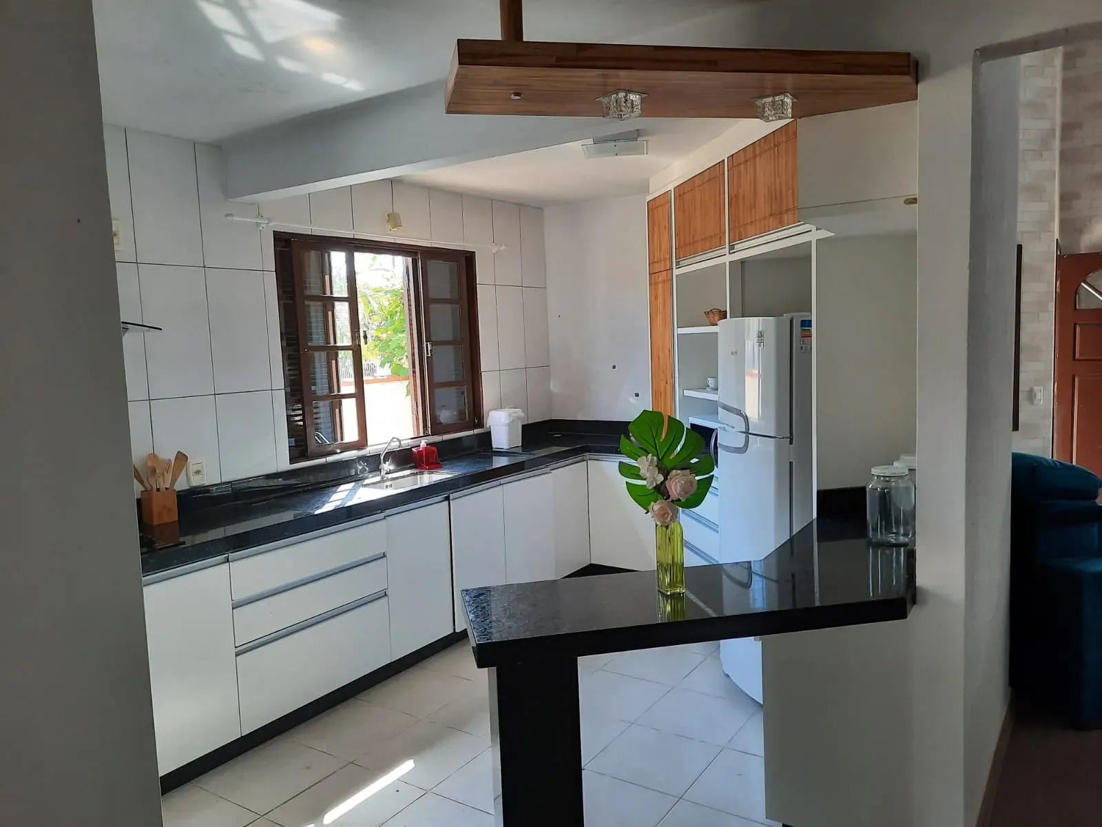 Casa com 2 dormitórios sendo 1 suíte e 3 vagas de garagem em Penha/SC