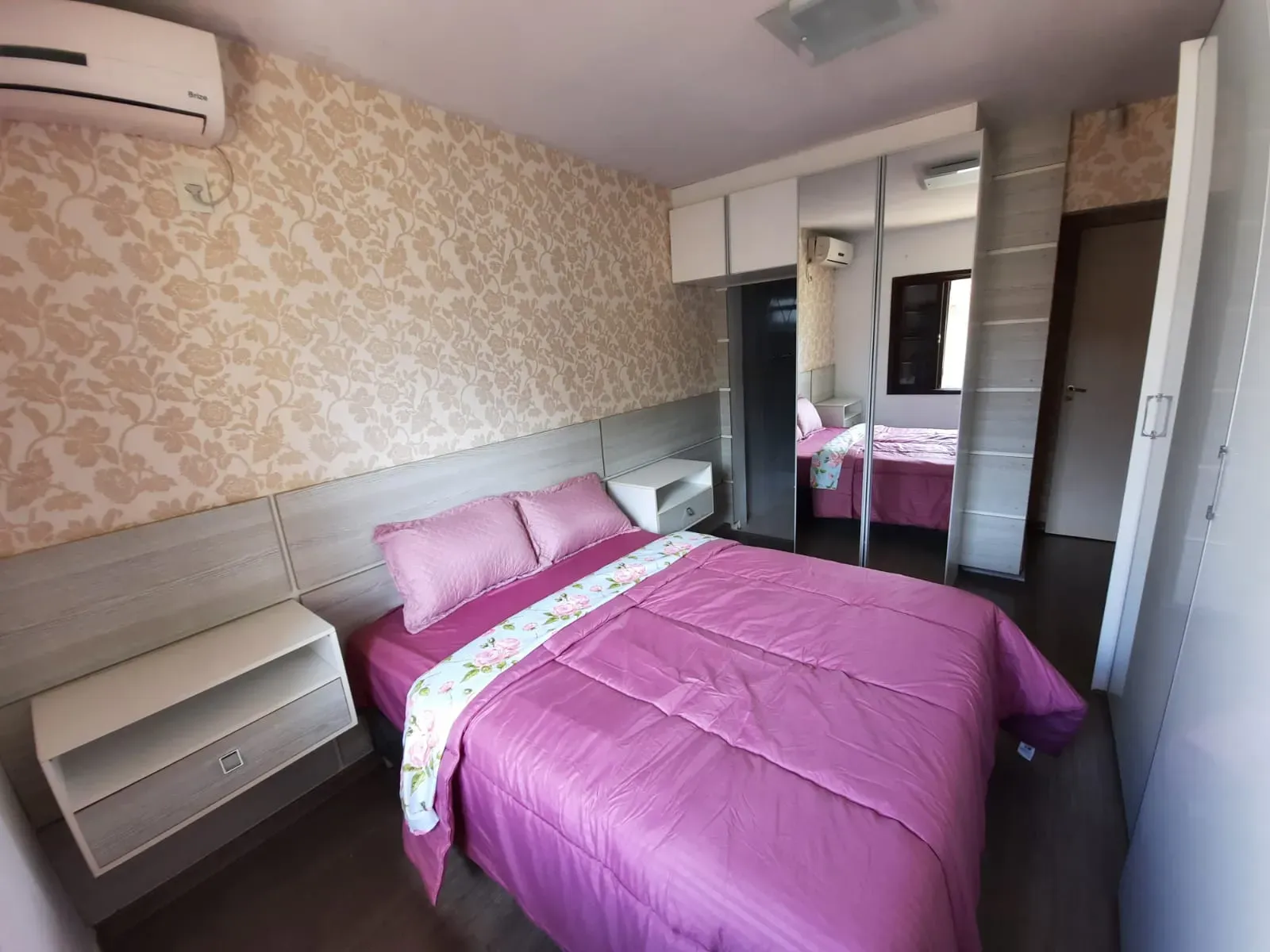 Casa com 2 dormitórios sendo 1 suíte e 3 vagas de garagem em Penha/SC