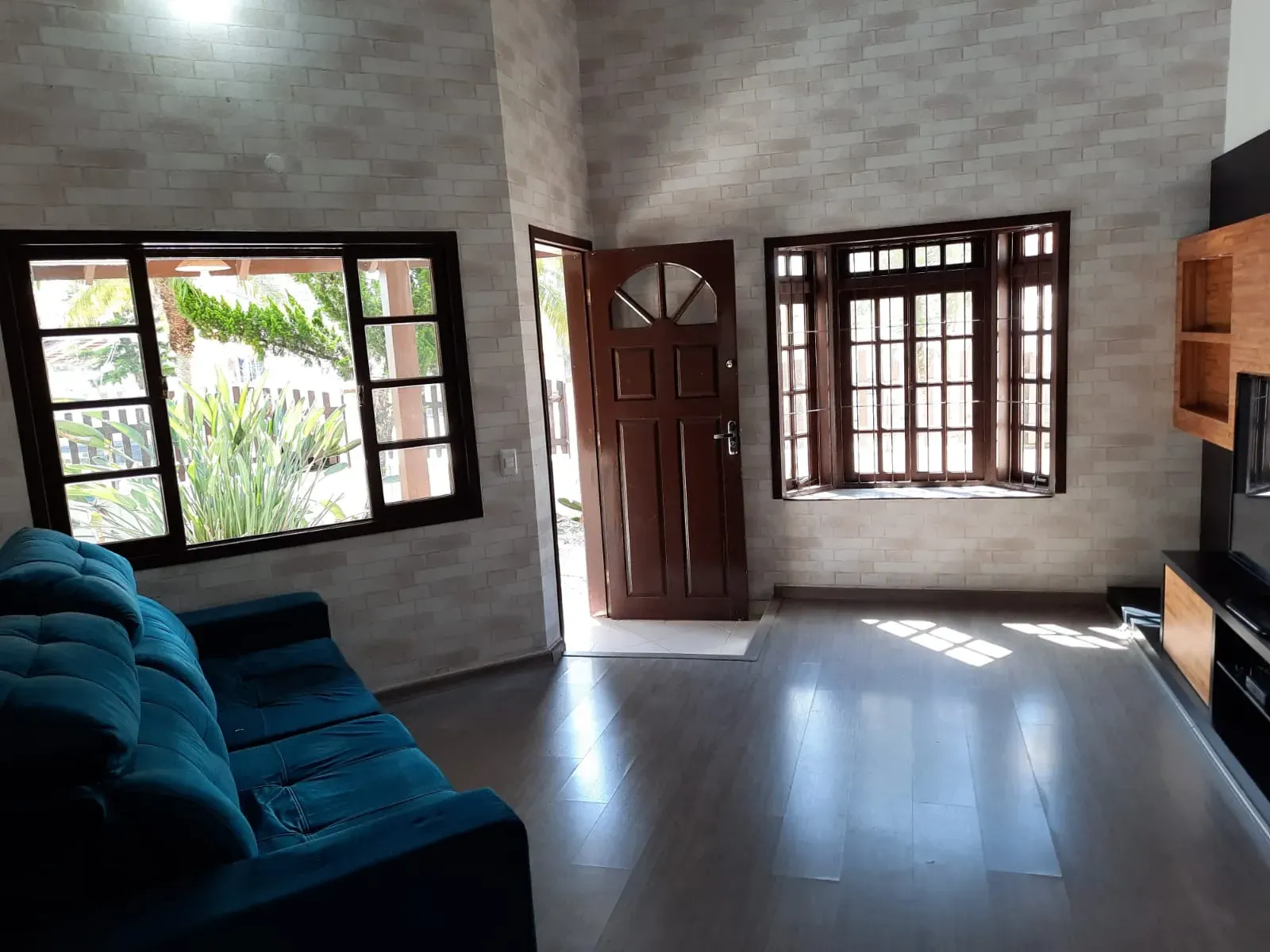 Casa com 2 dormitórios sendo 1 suíte e 3 vagas de garagem em Penha/SC