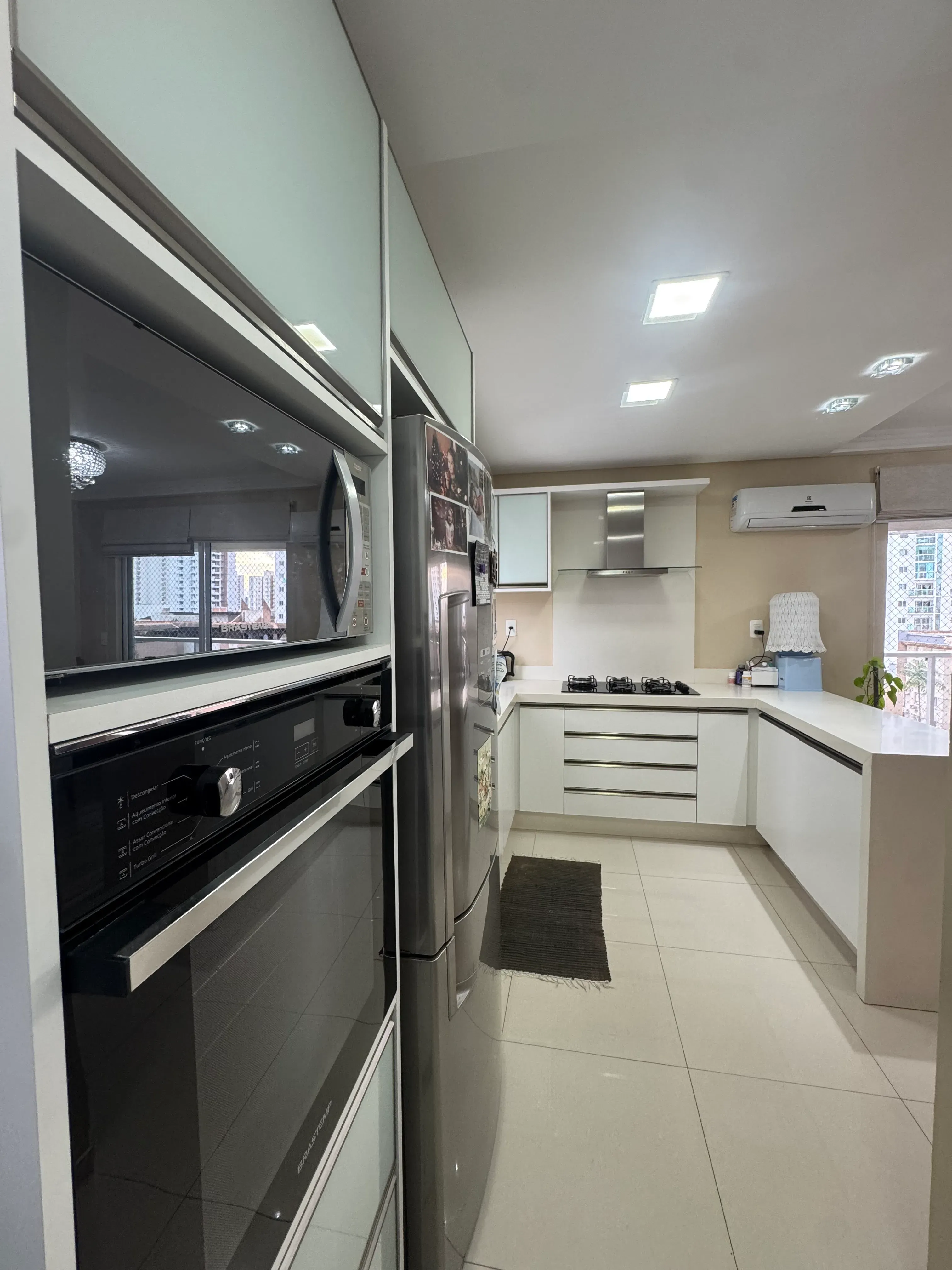 Apartamento com 2 dormitórios sendo 1 suíte e 1 vaga no bairro Vila Operária em Itajaí