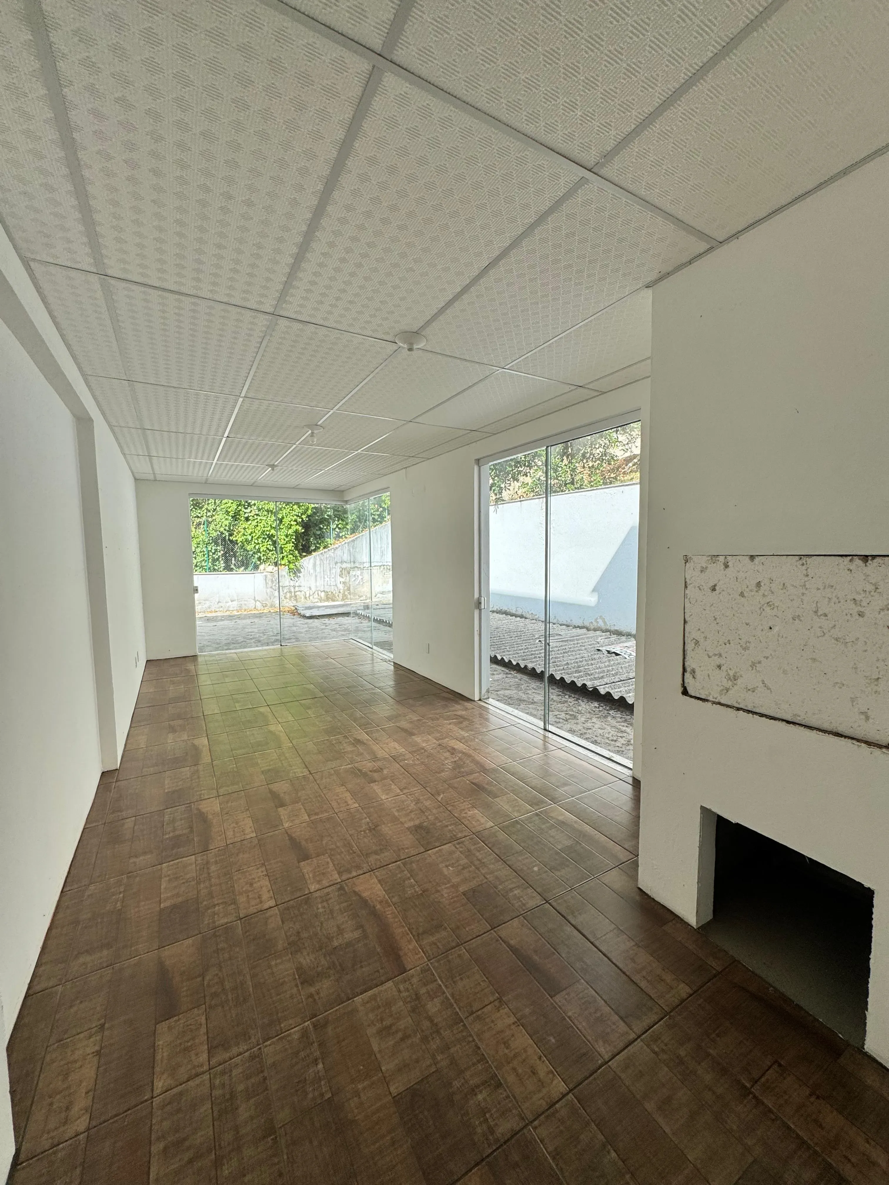 Casa com 4 dormitórios sendo 2 suítes e ampla garagem a no bairro Jardim Blumenau - Blumenau/SC