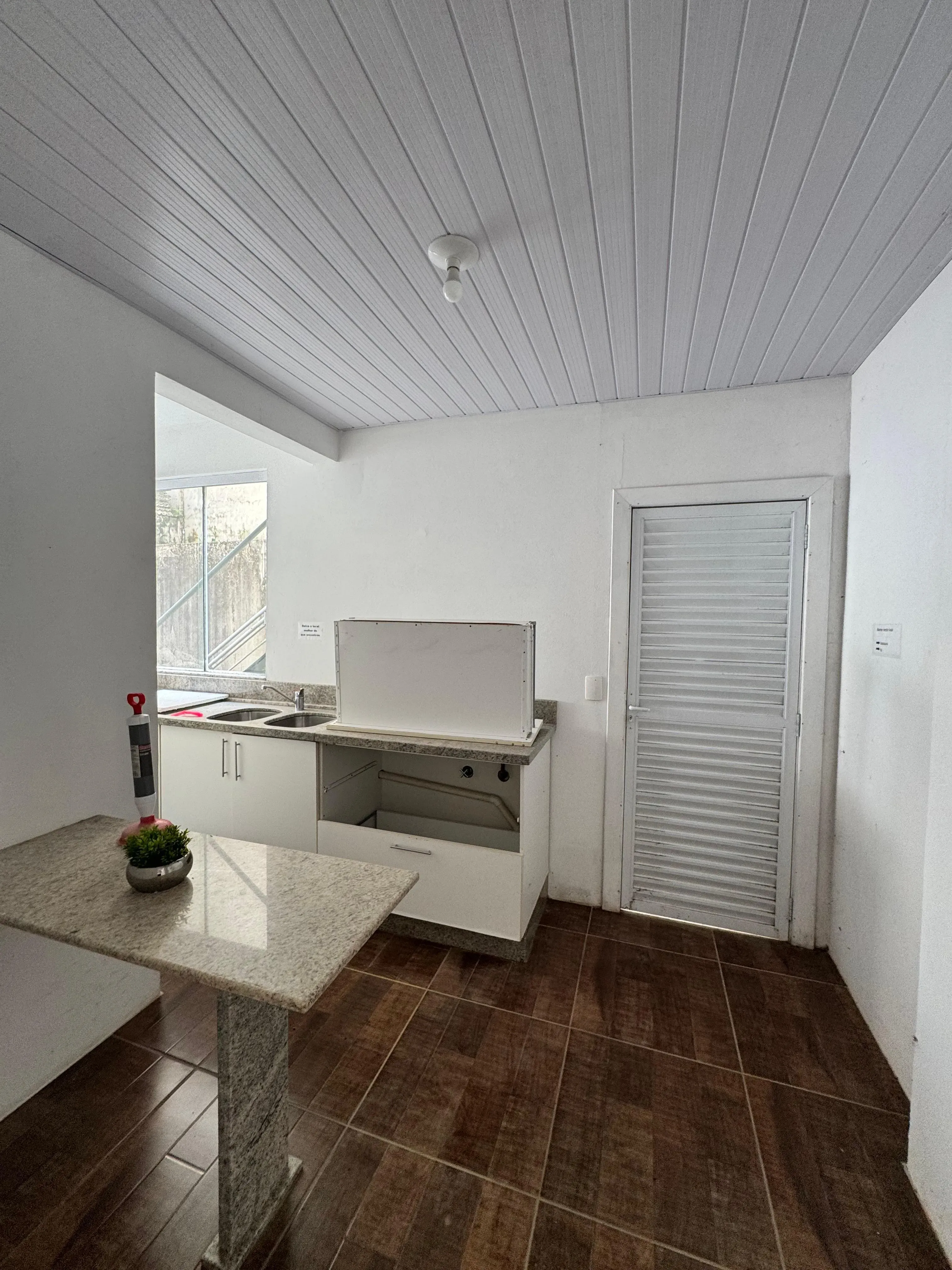 Casa com 4 dormitórios sendo 2 suítes e ampla garagem a no bairro Jardim Blumenau - Blumenau/SC