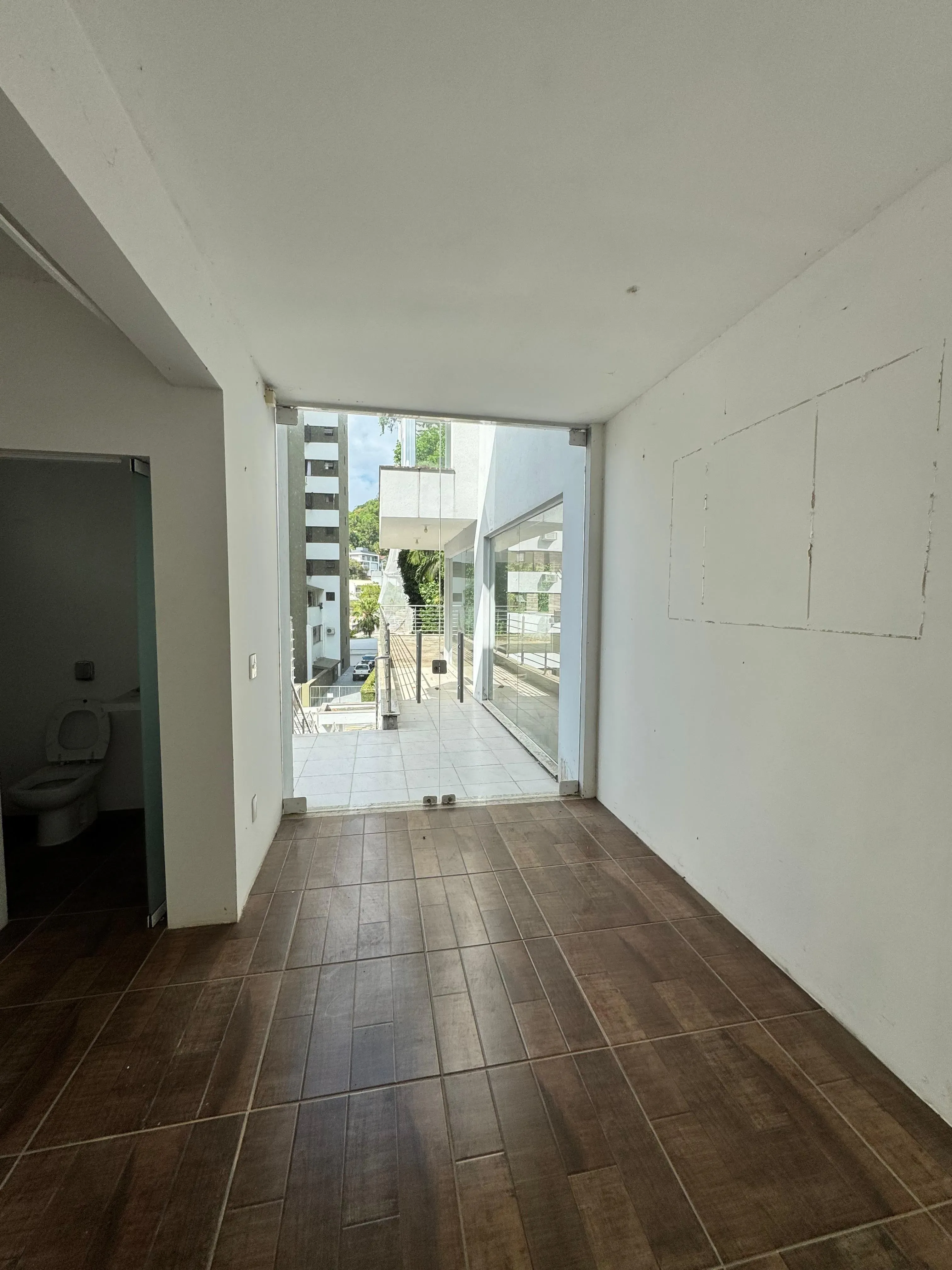 Casa com 4 dormitórios sendo 2 suítes e ampla garagem a no bairro Jardim Blumenau - Blumenau/SC