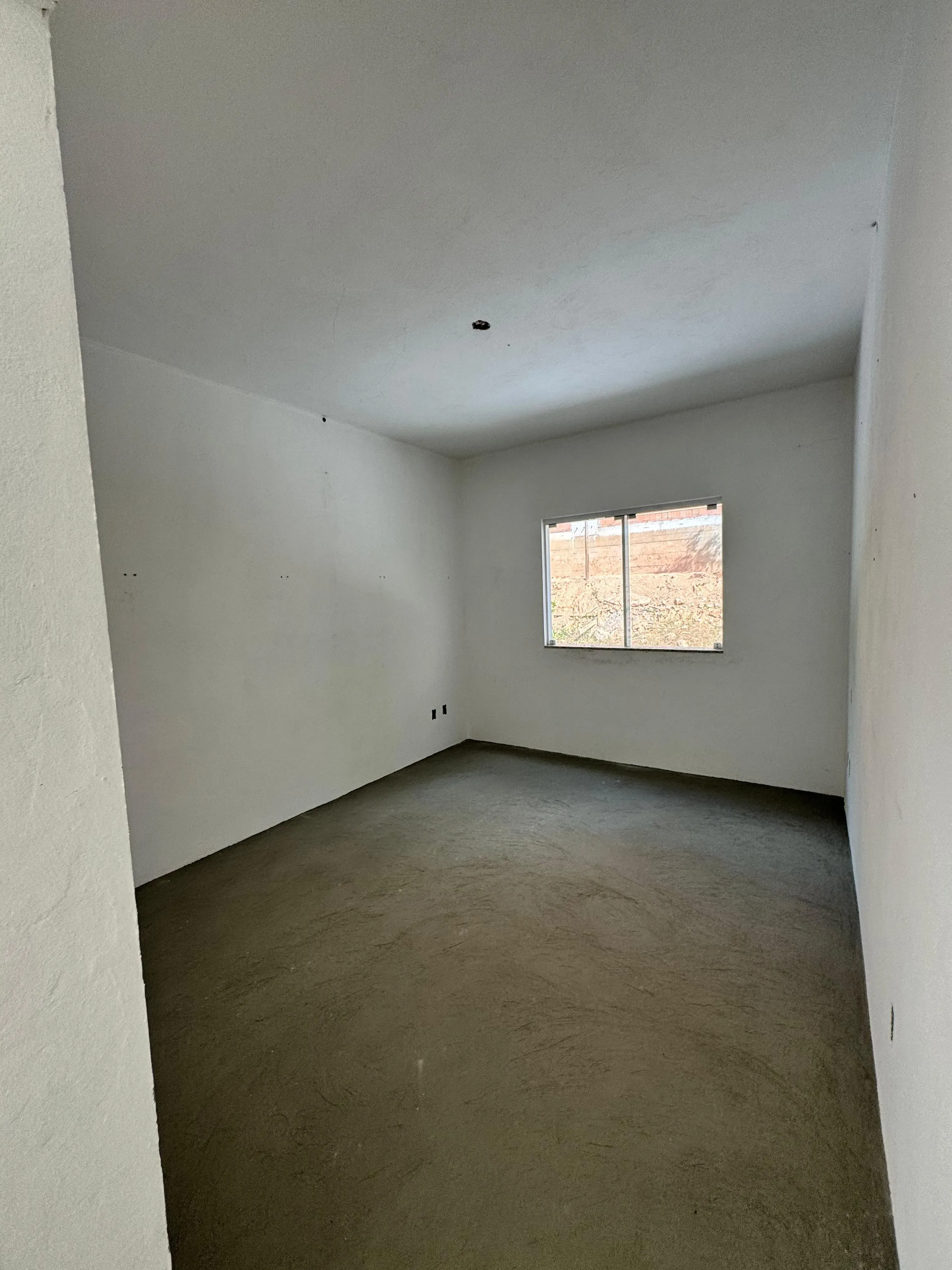 Casa com 4 dormitórios sendo 2 suítes e ampla garagem a no bairro Jardim Blumenau - Blumenau/SC