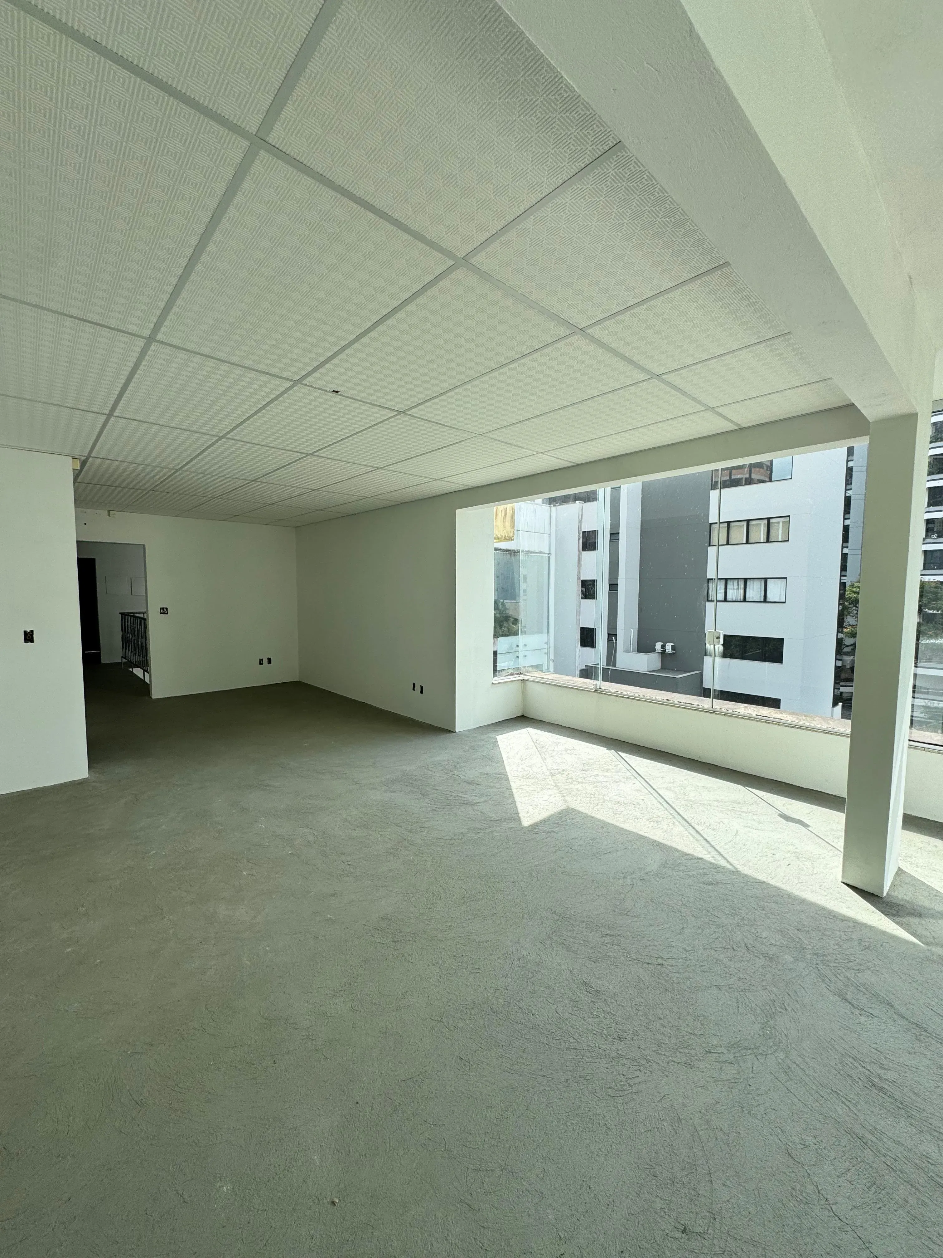 Casa com 4 dormitórios sendo 2 suítes e ampla garagem a no bairro Jardim Blumenau - Blumenau/SC